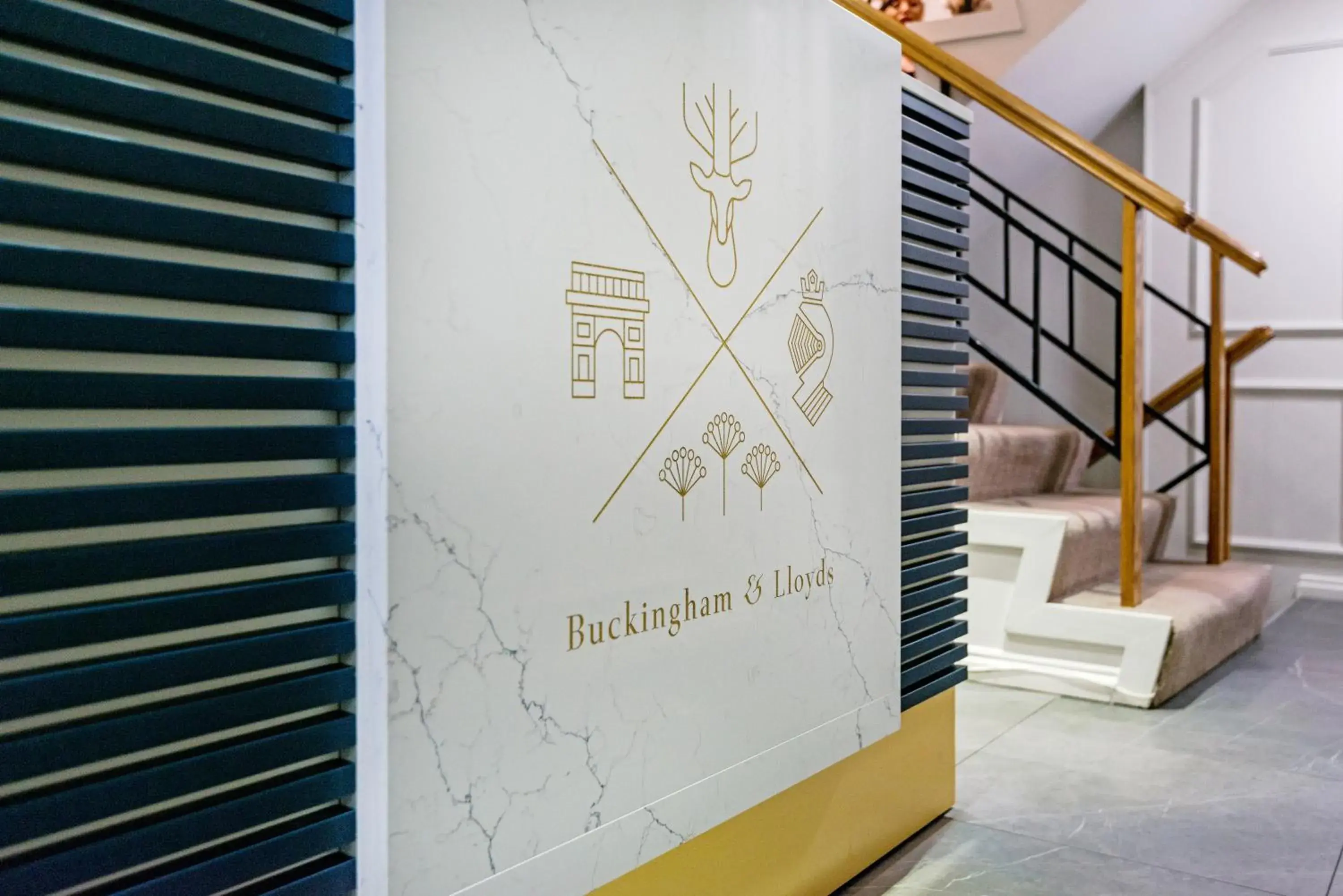 Facade/entrance in Buckingham & Lloyds Facade/entrance in Buckingham & Lloyds