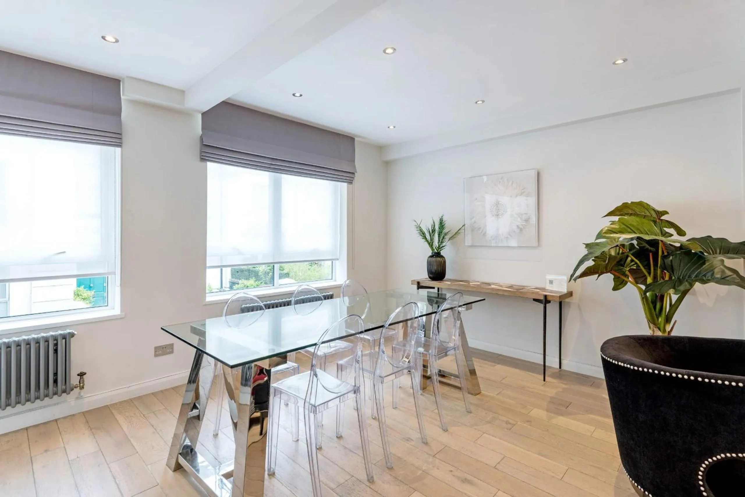 Dining area in Buckingham & Lloyds