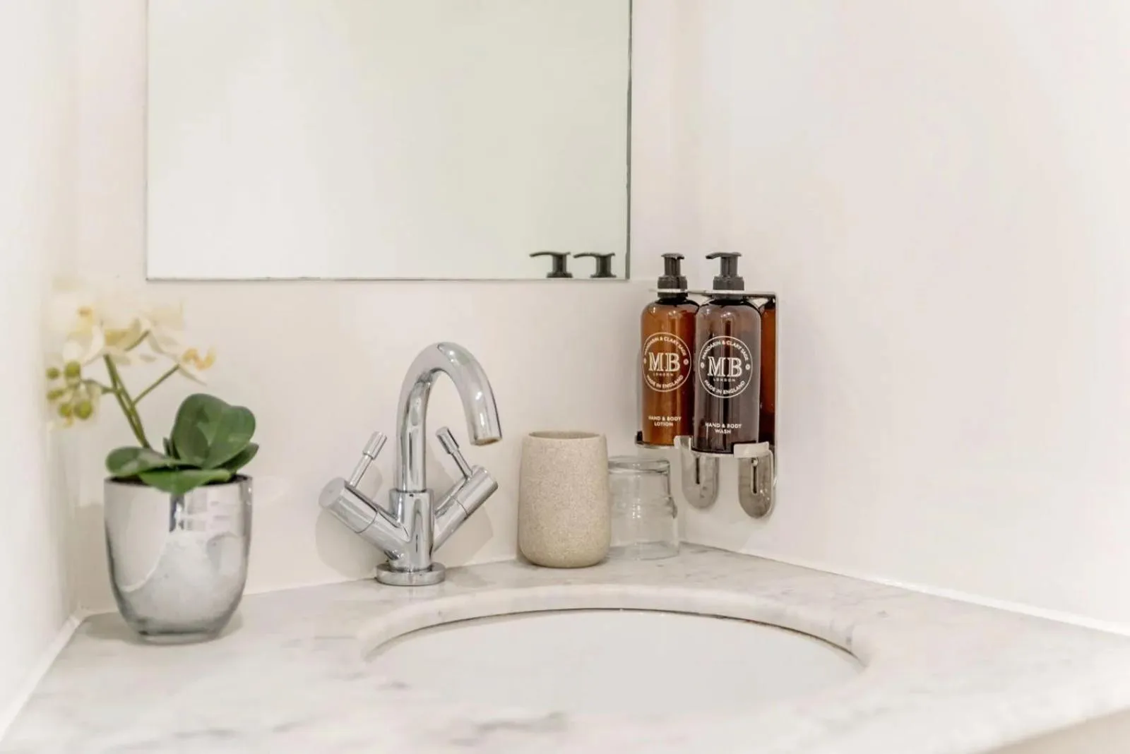 Toilet in Buckingham & Lloyds