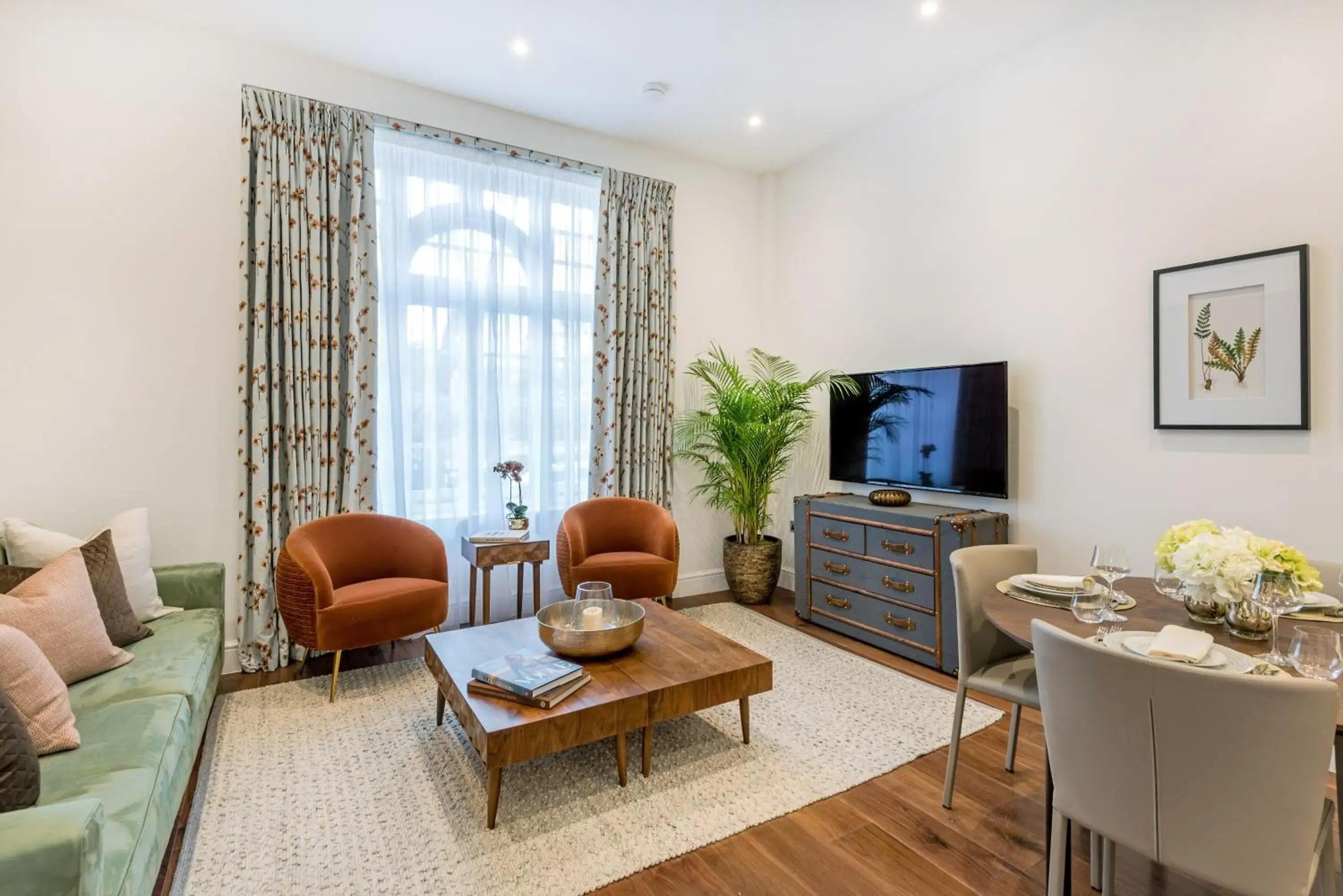 The Chic Apartment in Buckingham & Lloyds The Chic Apartment in Buckingham & Lloyds