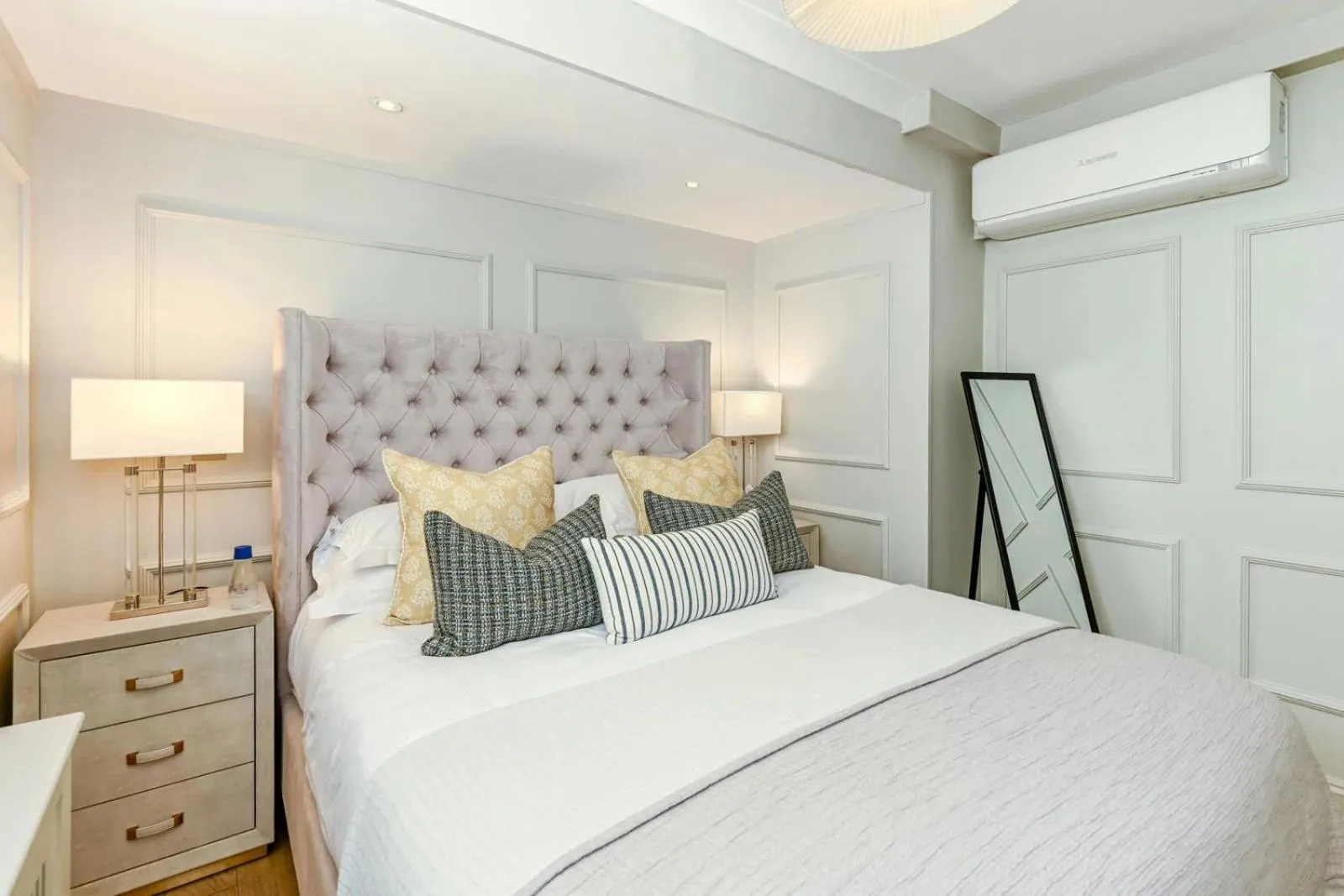 Bed in Buckingham & Lloyds