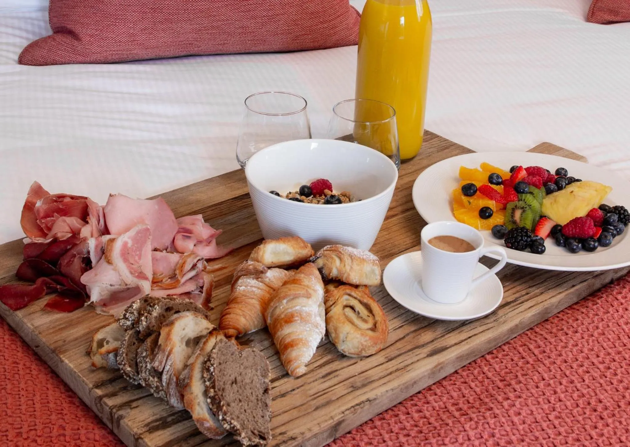 Breakfast in Buckingham & Lloyds