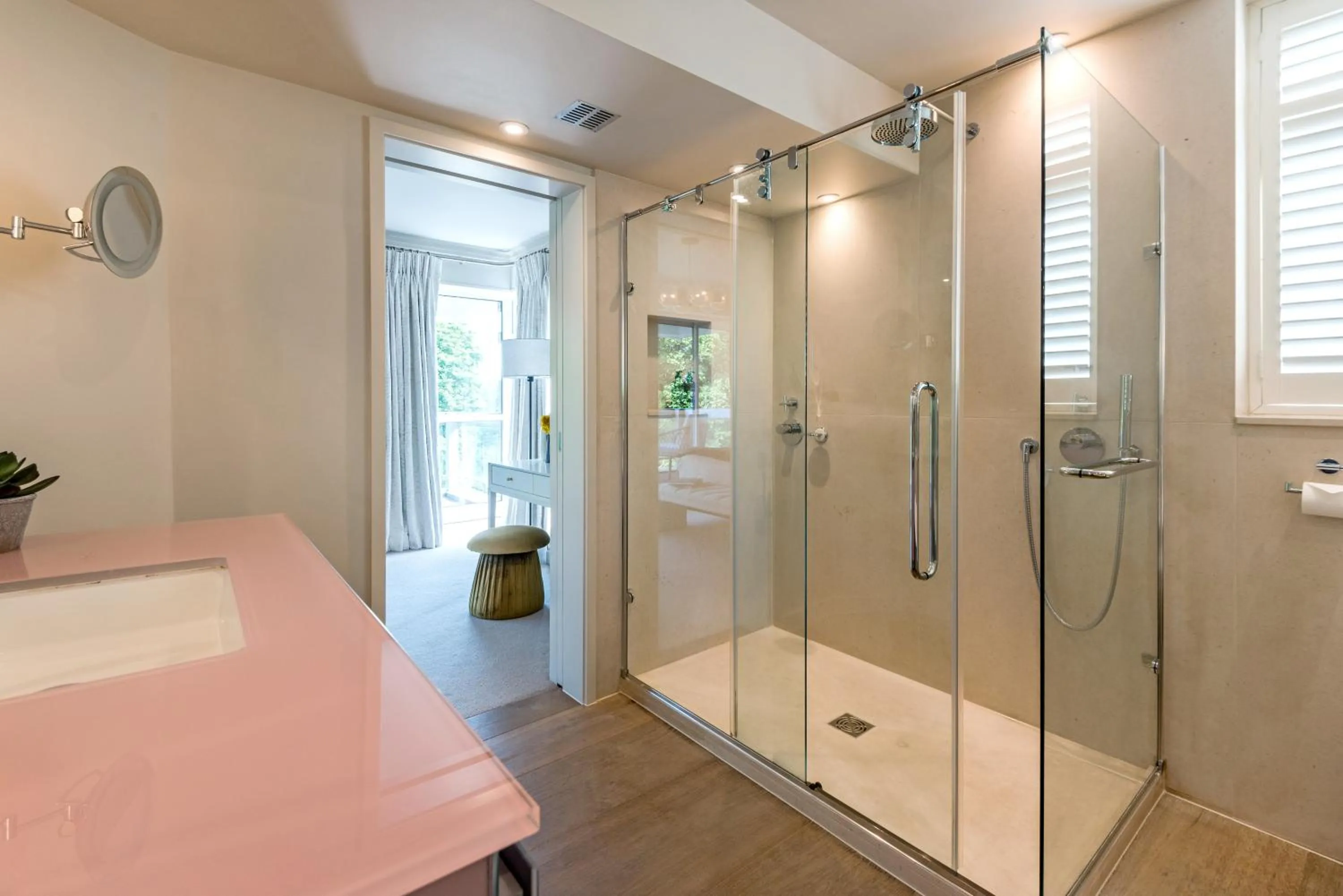 Shower in Buckingham & Lloyds