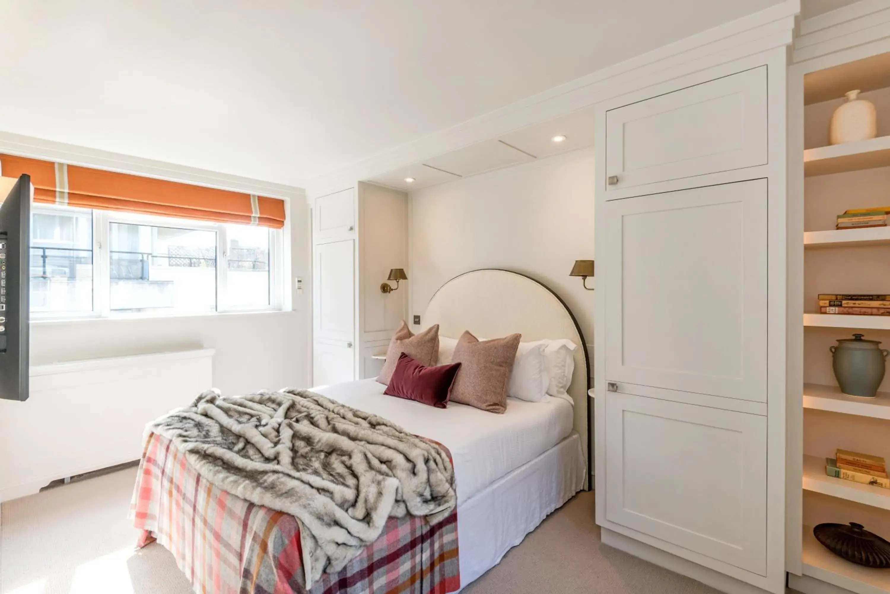 Bed in Buckingham & Lloyds Bed in Buckingham & Lloyds