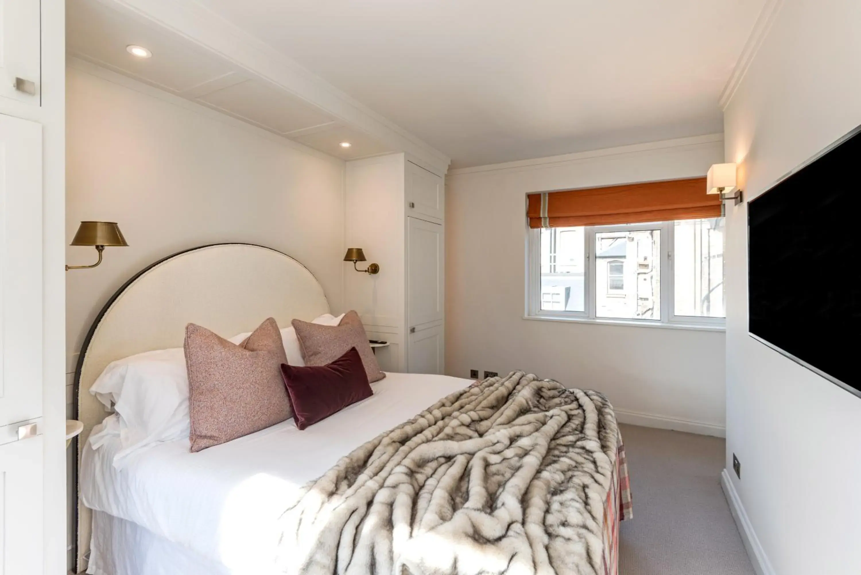 Bed in Buckingham & Lloyds Bed in Buckingham & Lloyds