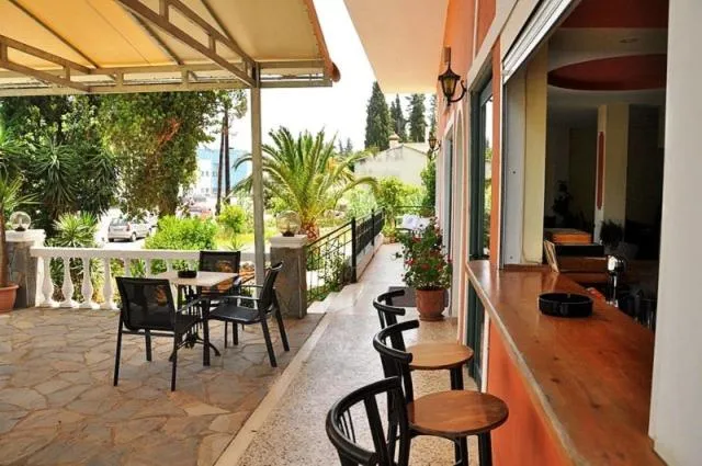 Solarium, Restaurant/Places to Eat in Hotel Pyrros