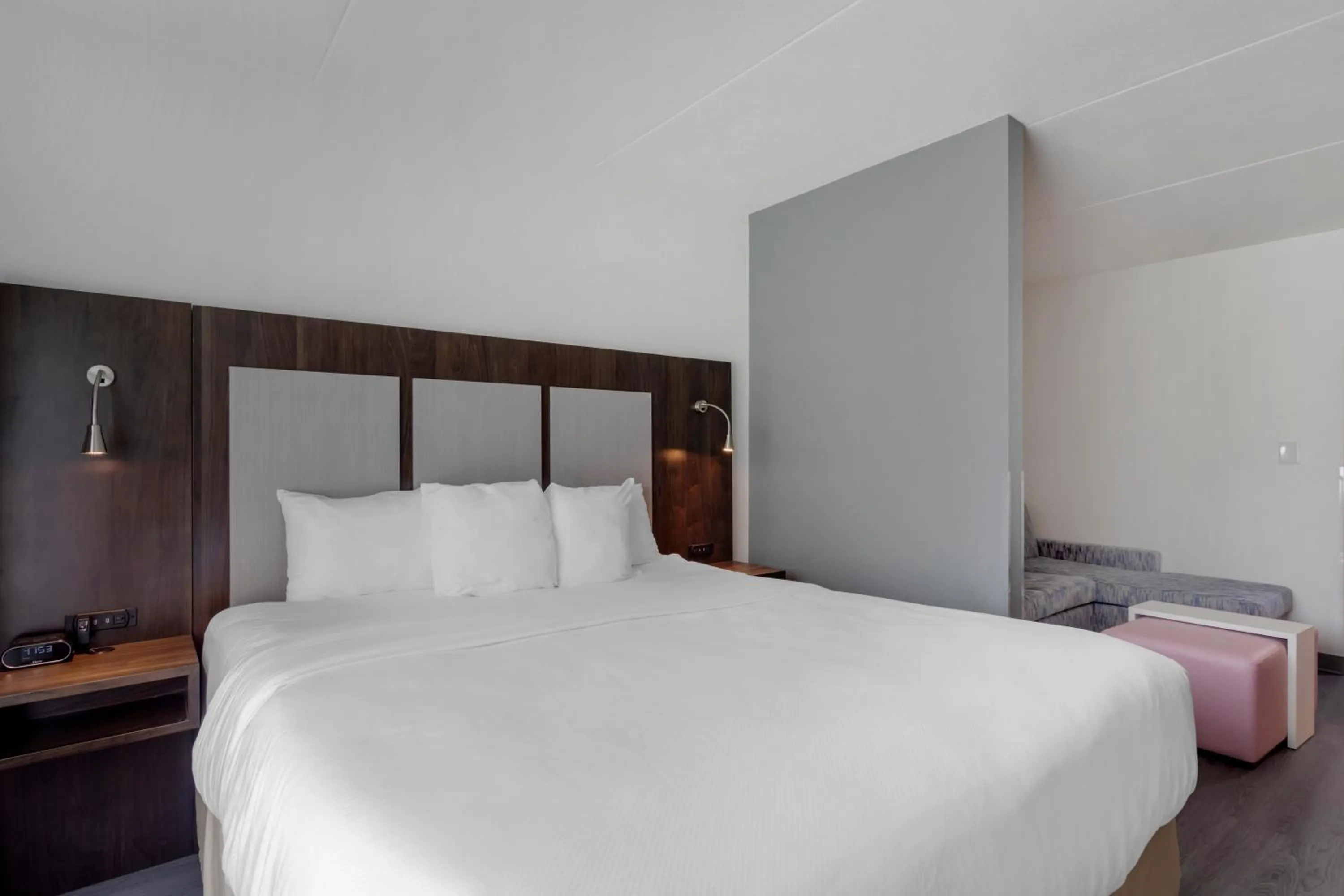 Bed in Comfort Suites Mt Juliet-Nashville Area