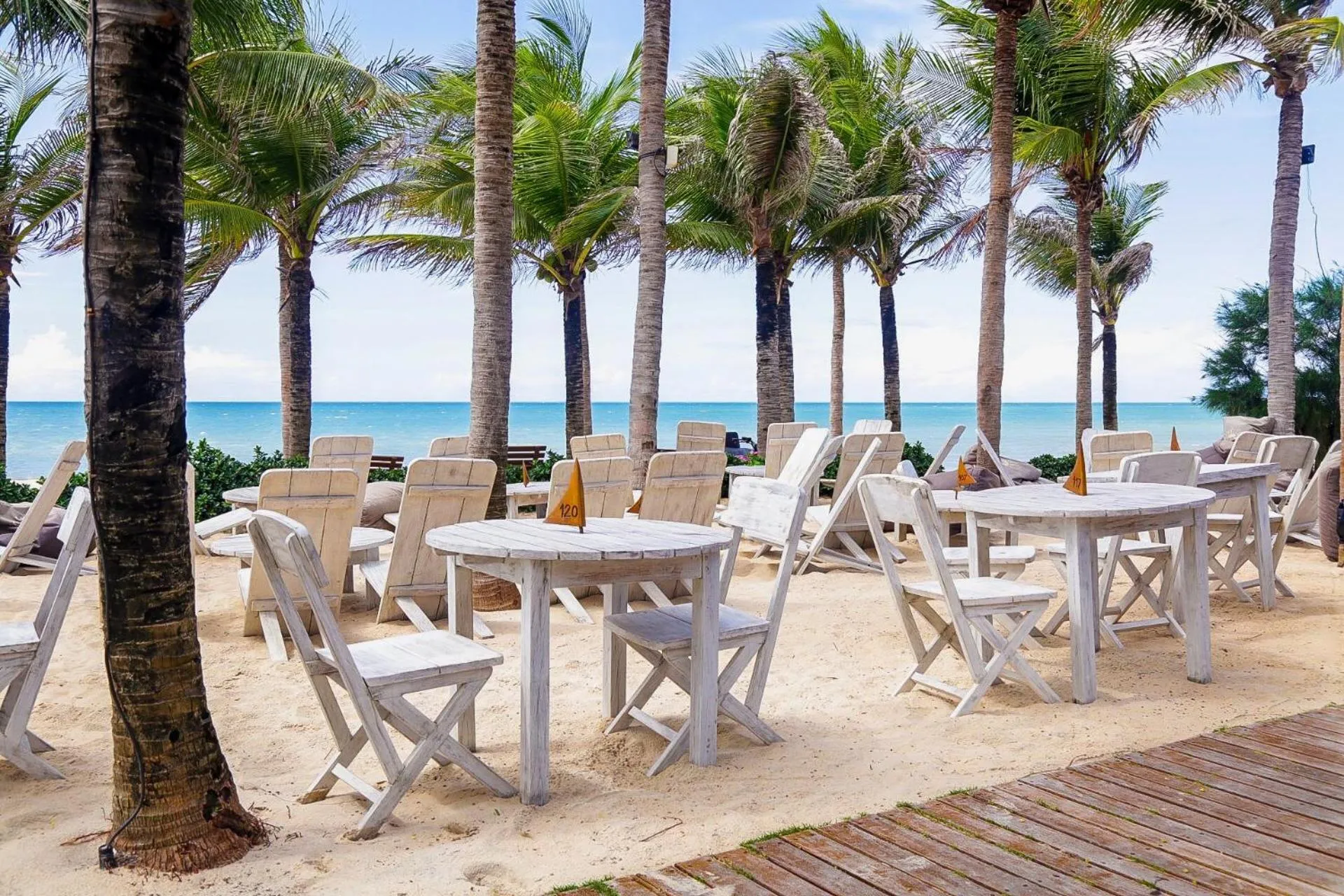 Restaurant/places to eat in Vila Coqueiros Boutique Hotel