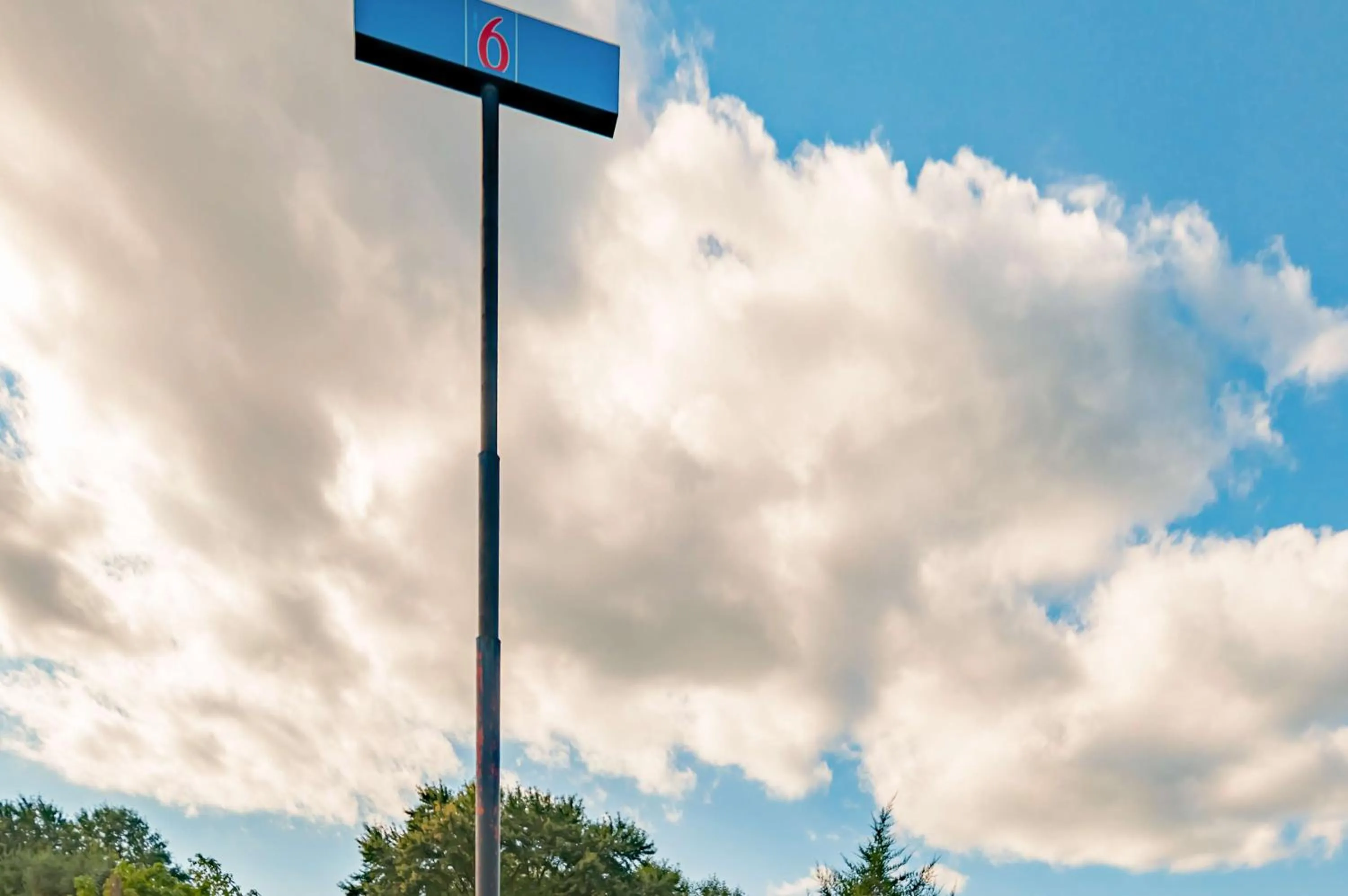 Property building in Motel 6-Drums