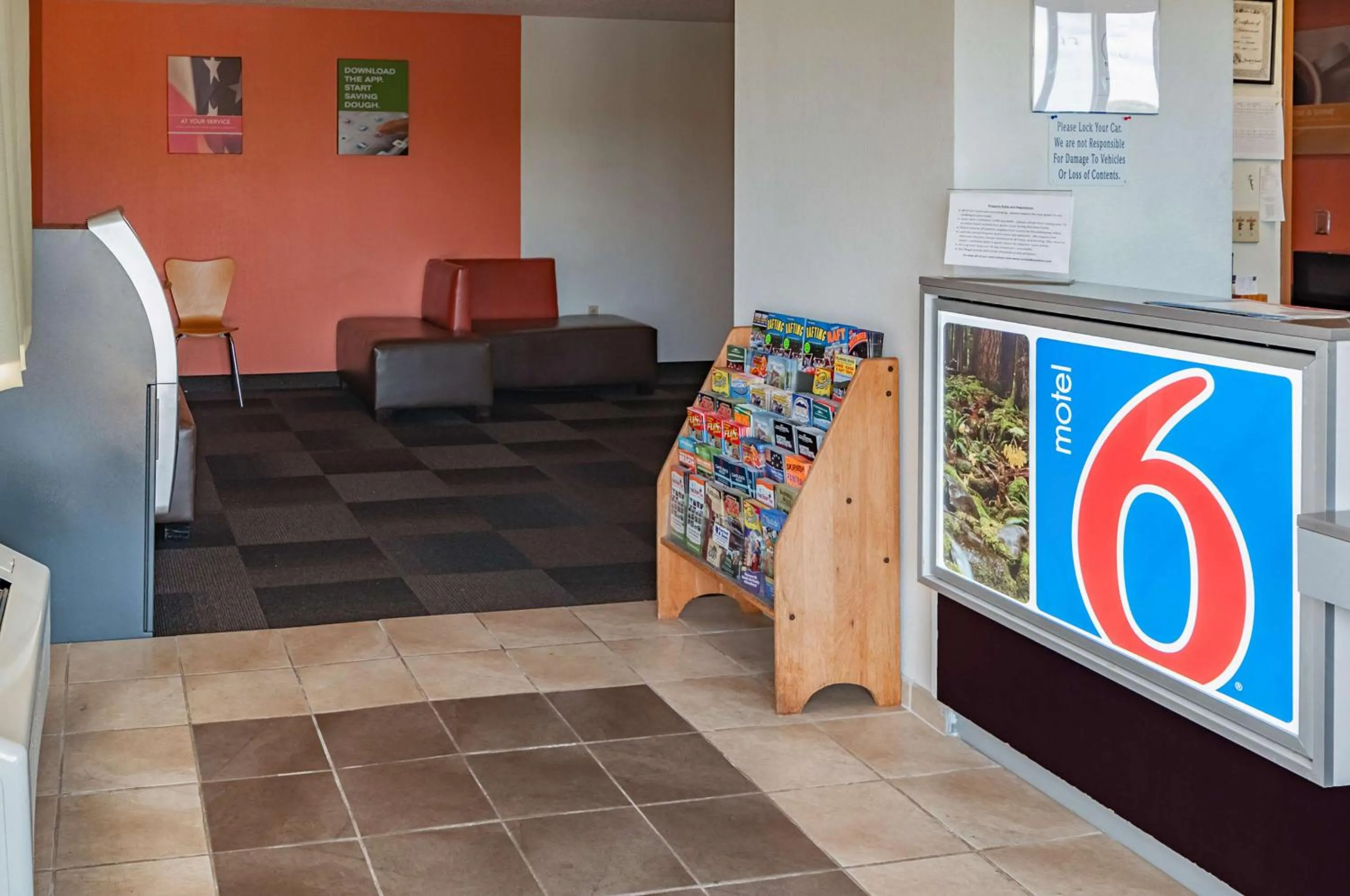 Property logo or sign in Motel 6-Drums