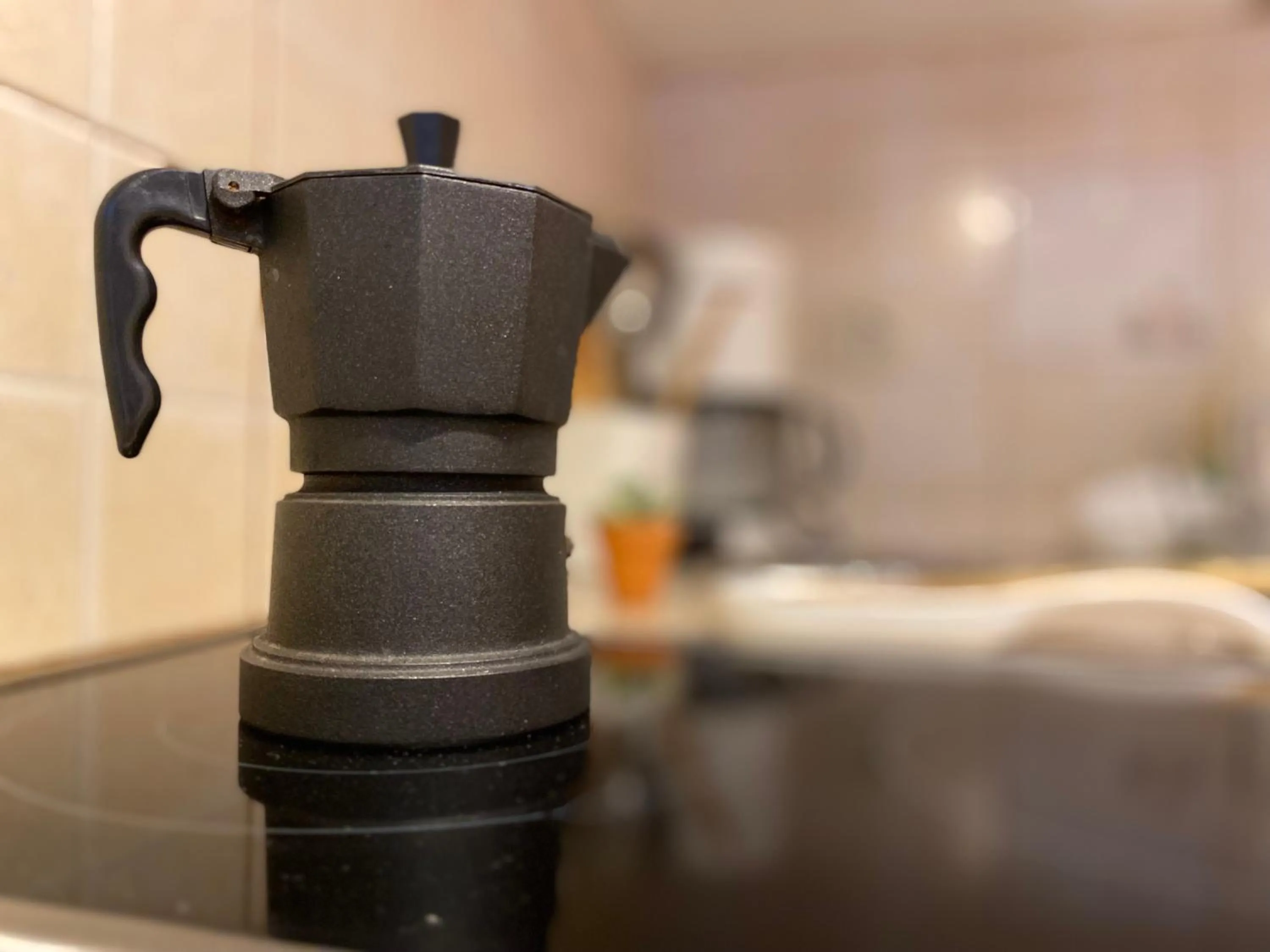 Coffee/tea facilities in Kaloudis Studios & Apartments