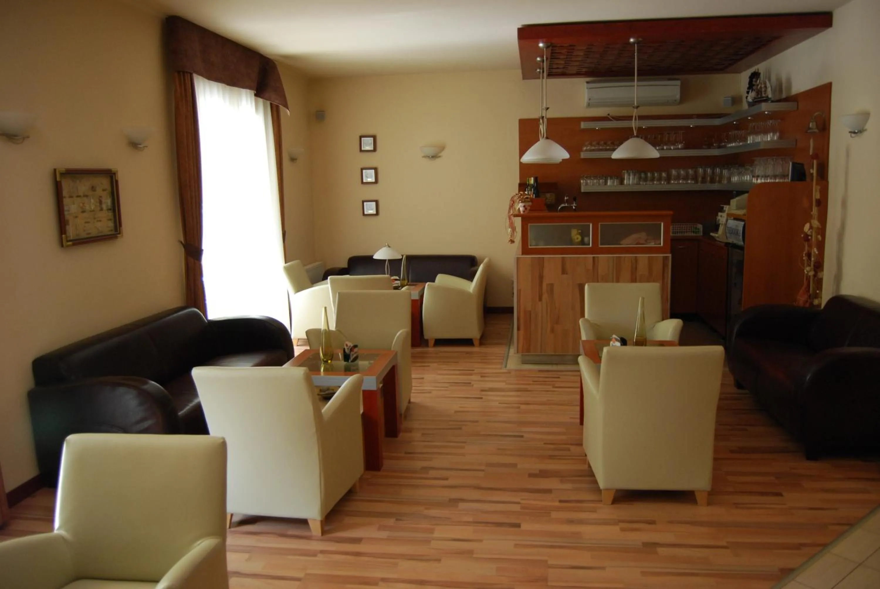 Communal lounge/ TV room in Villa Dorottya