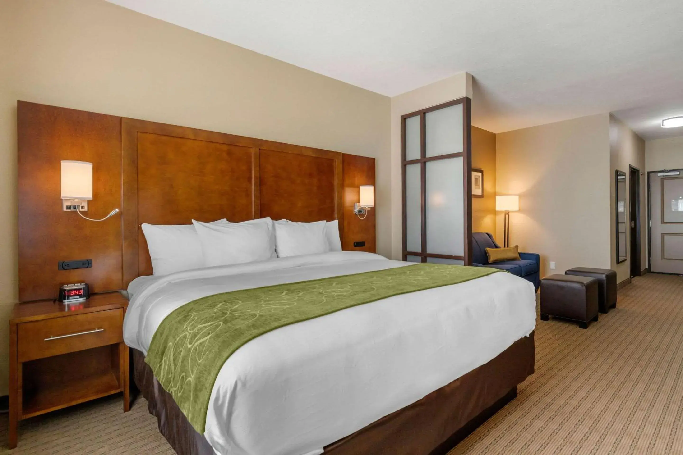 Bedroom, Bed in Comfort Suites San Antonio Airport North Bedroom, Bed in Comfort Suites San Antonio Airport North