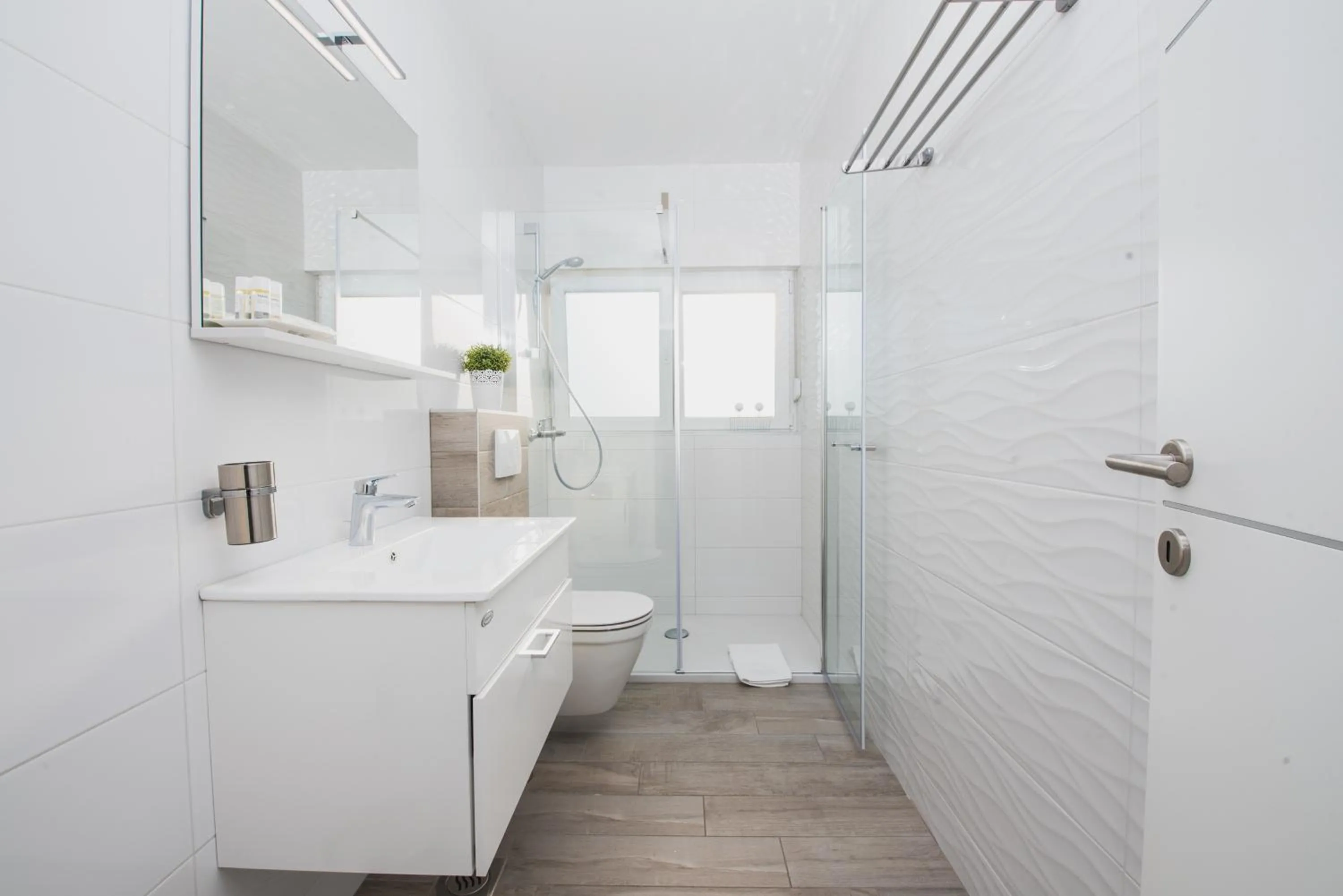 Shower in Pool Apartments Villa Dalia