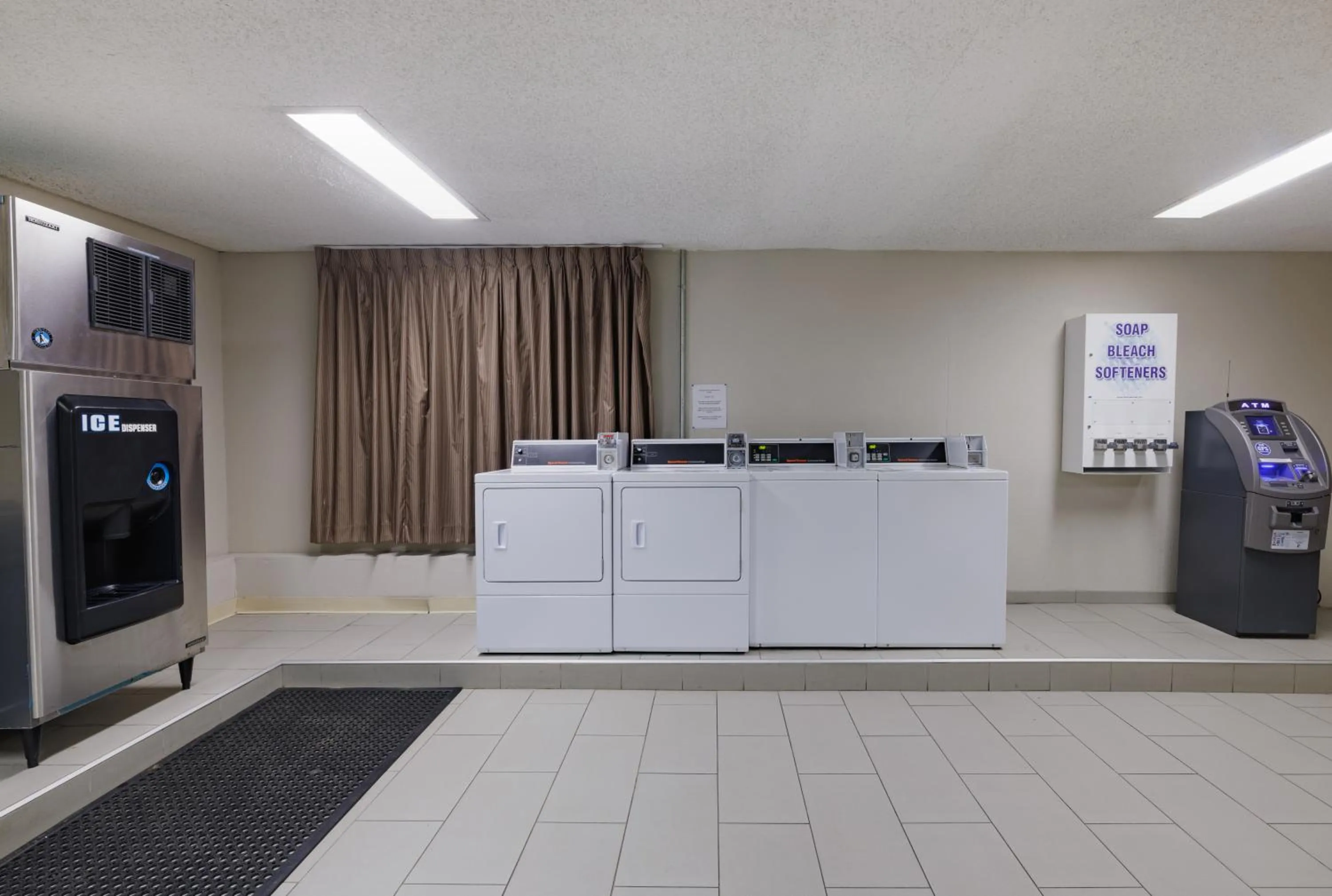 laundry in La Quinta Inn & Suites by Wyndham Fort Collins, Colorado