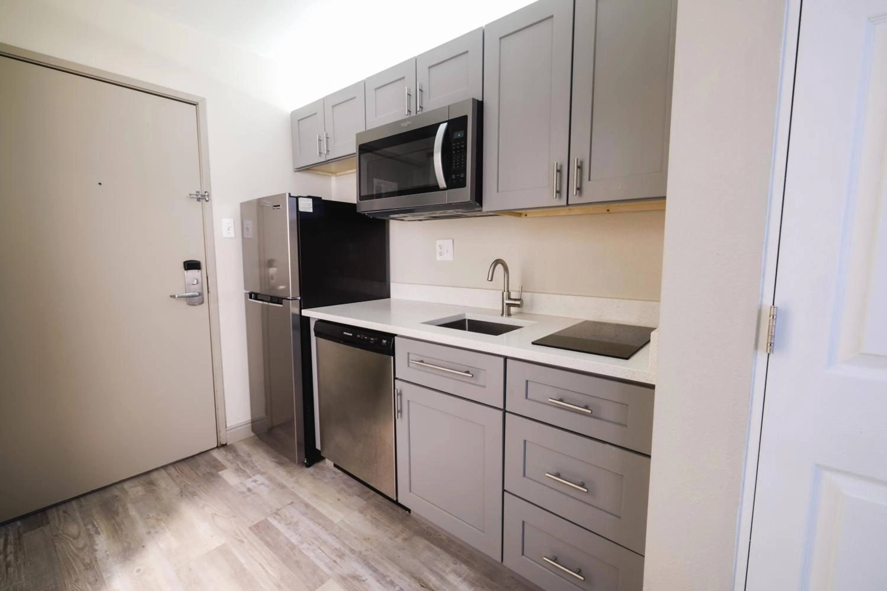 Kitchen or kitchenette in La Quinta Inn & Suites by Wyndham Fort Collins, Colorado