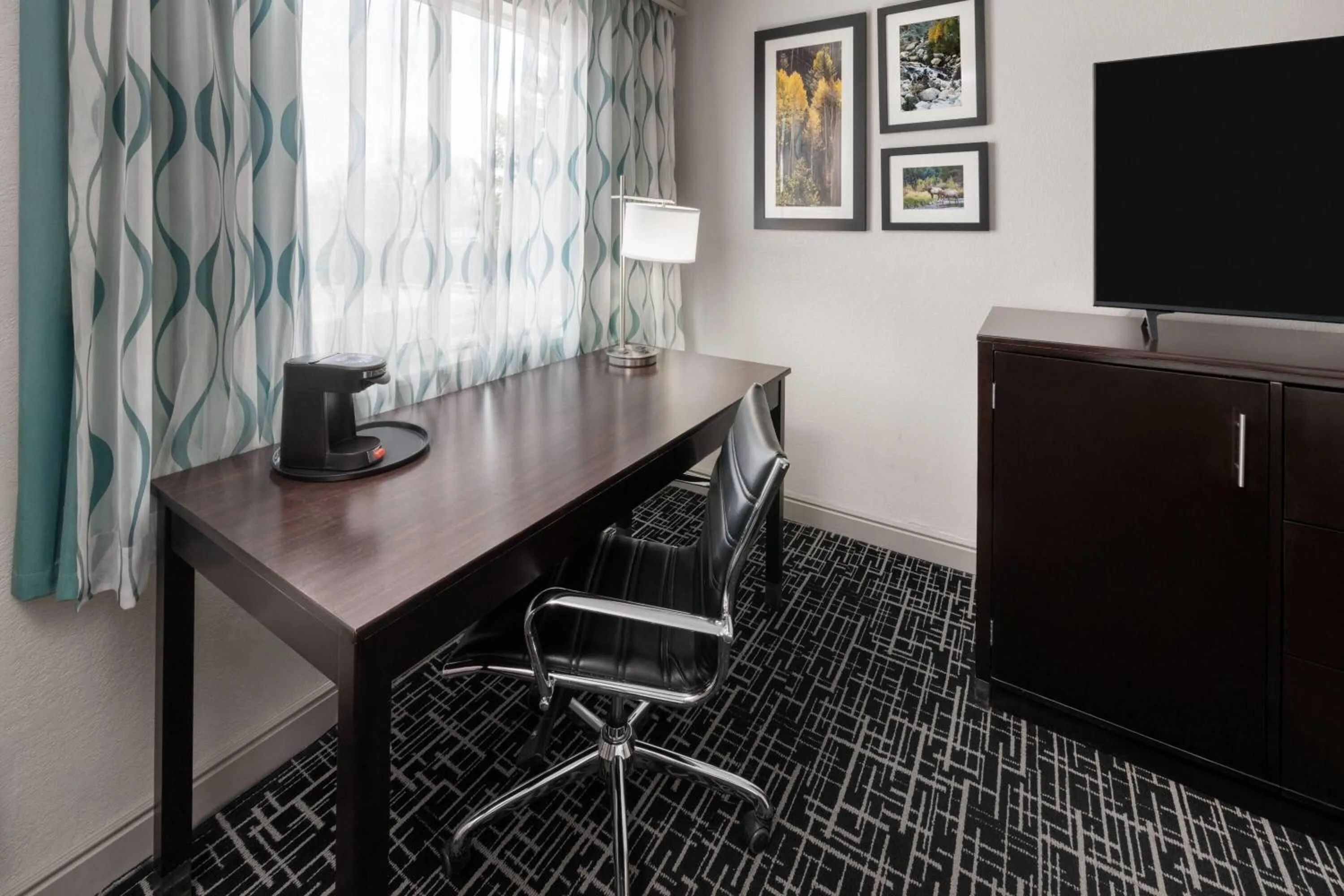 Photo of the whole room in La Quinta Inn & Suites by Wyndham Fort Collins, Colorado