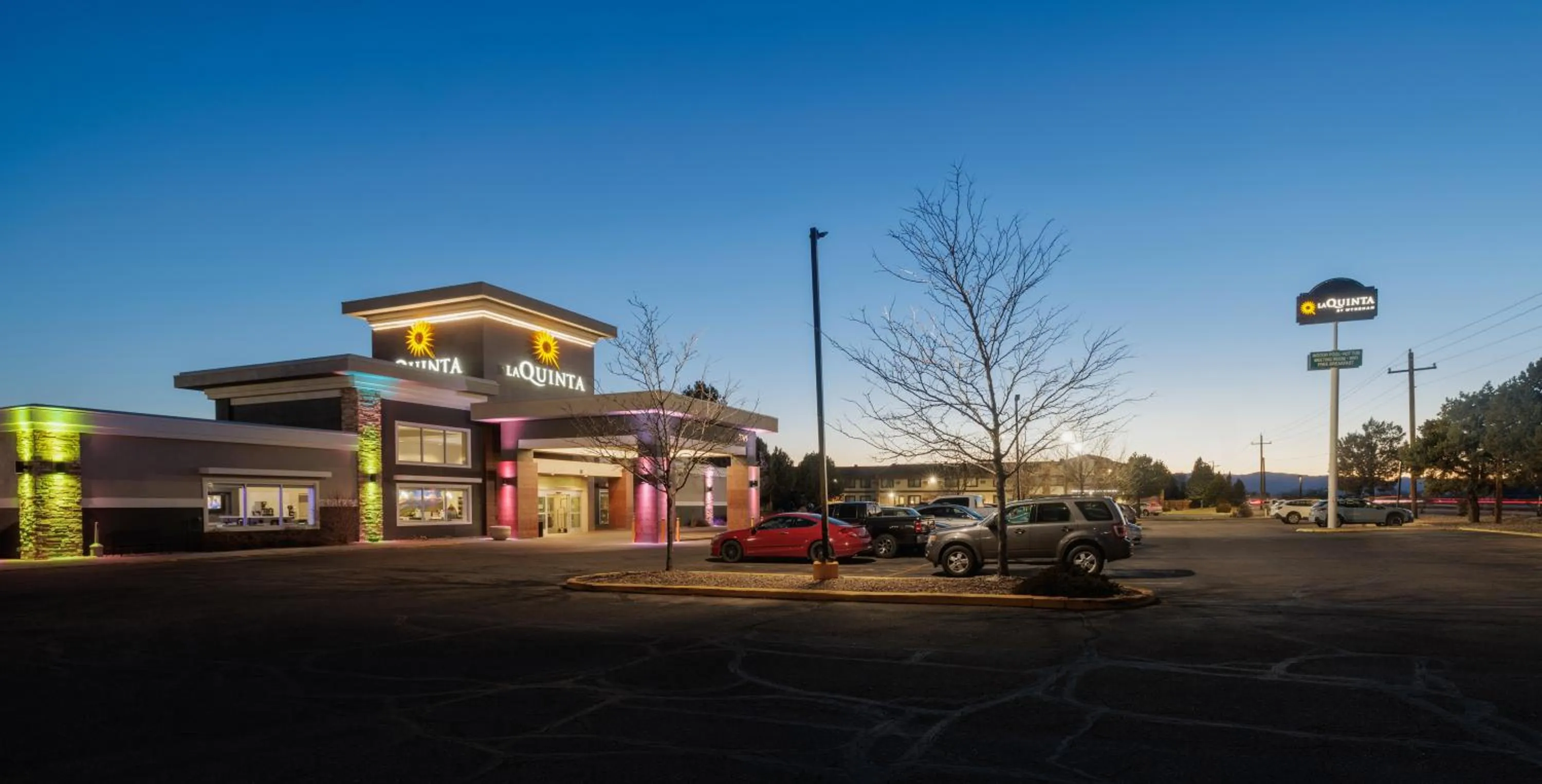 Property building in La Quinta Inn & Suites by Wyndham Fort Collins, Colorado