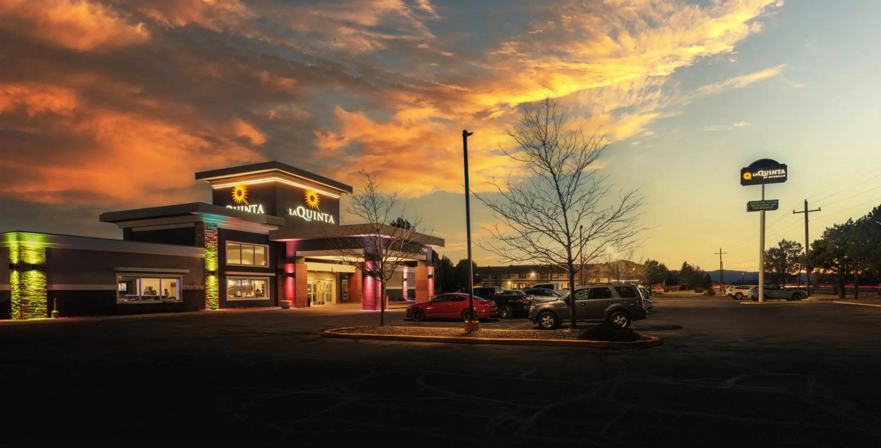 Property building in La Quinta Inn & Suites by Wyndham Fort Collins, Colorado