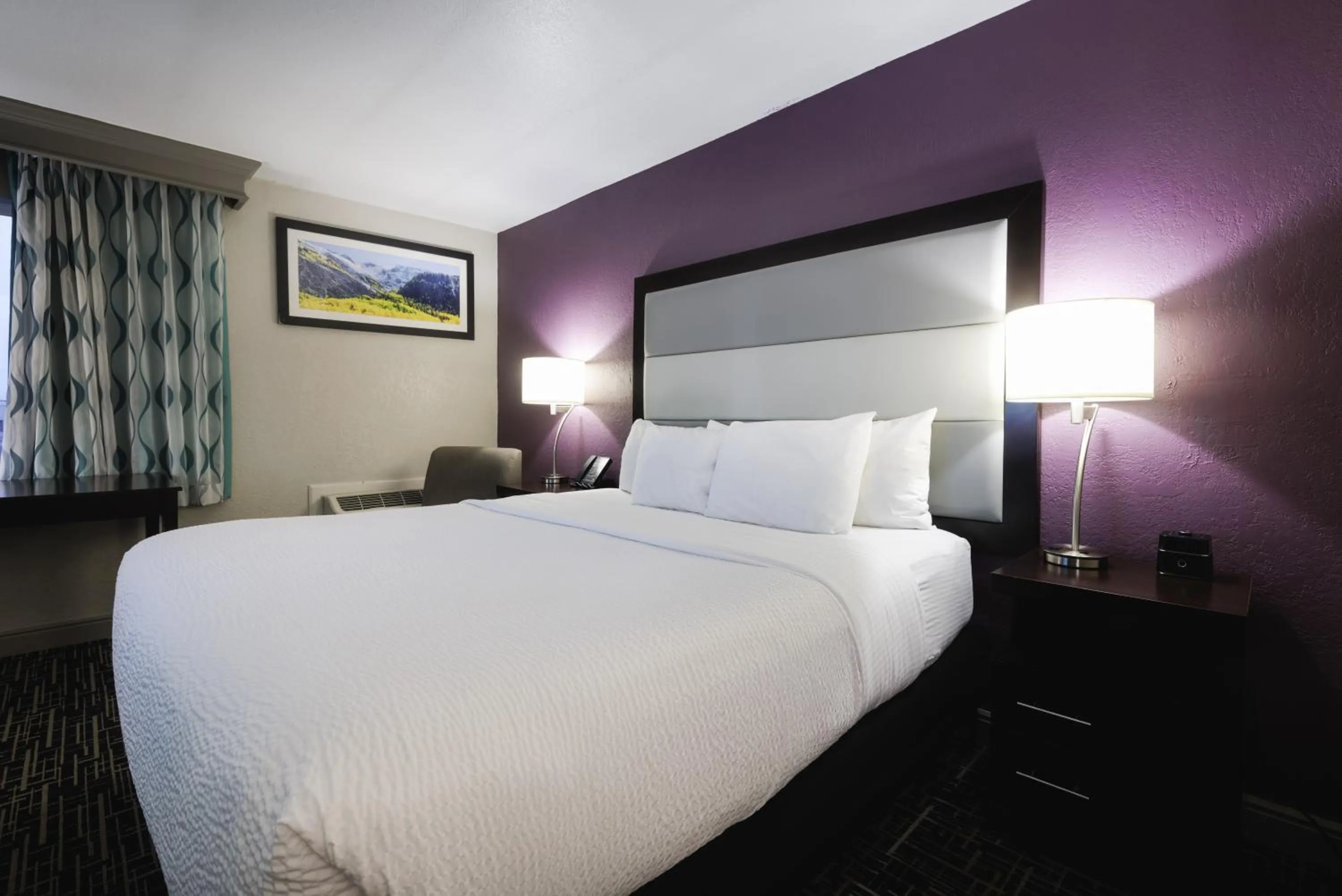 Bed in La Quinta Inn & Suites by Wyndham Fort Collins, Colorado