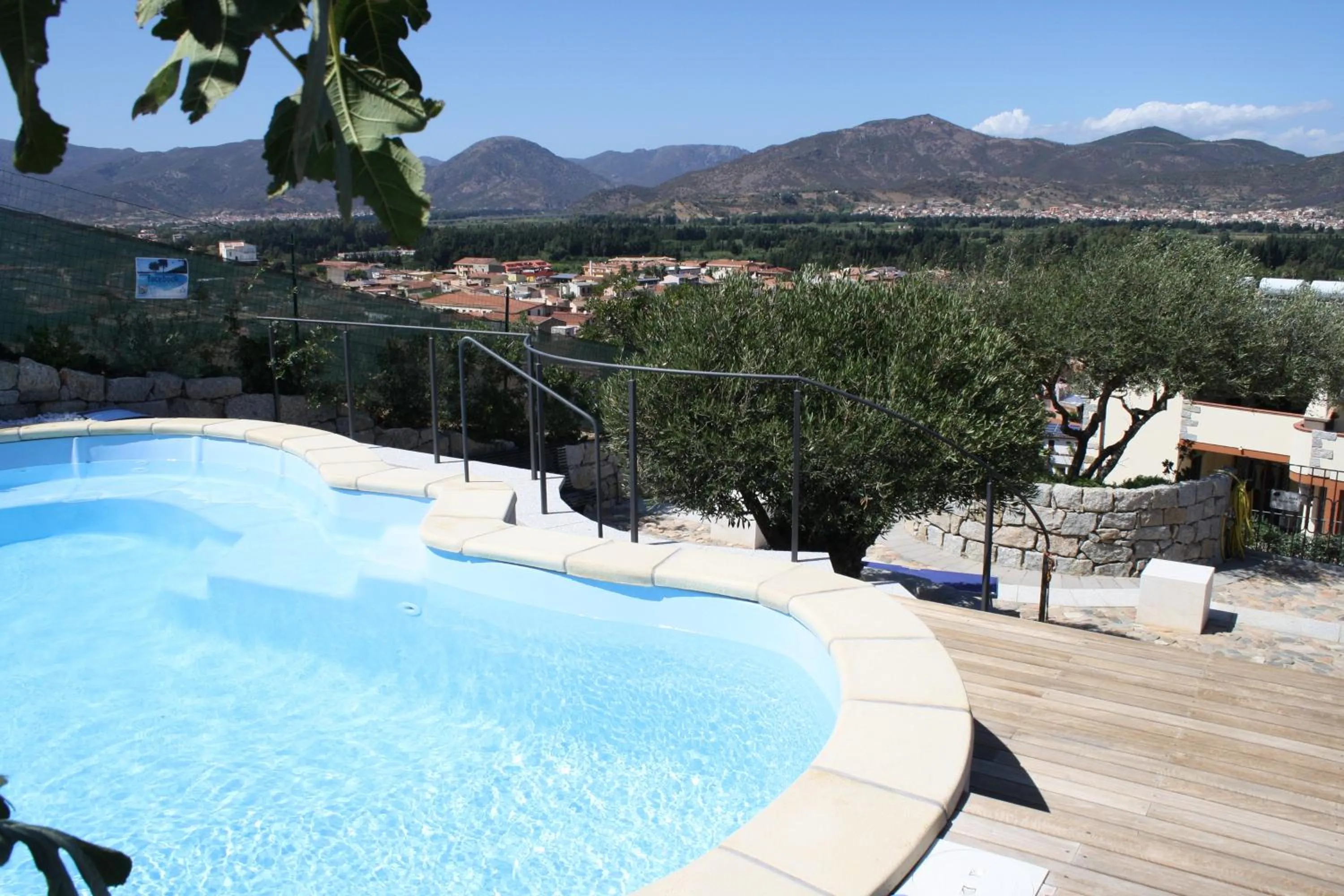 Swimming pool in Residenza Petrera