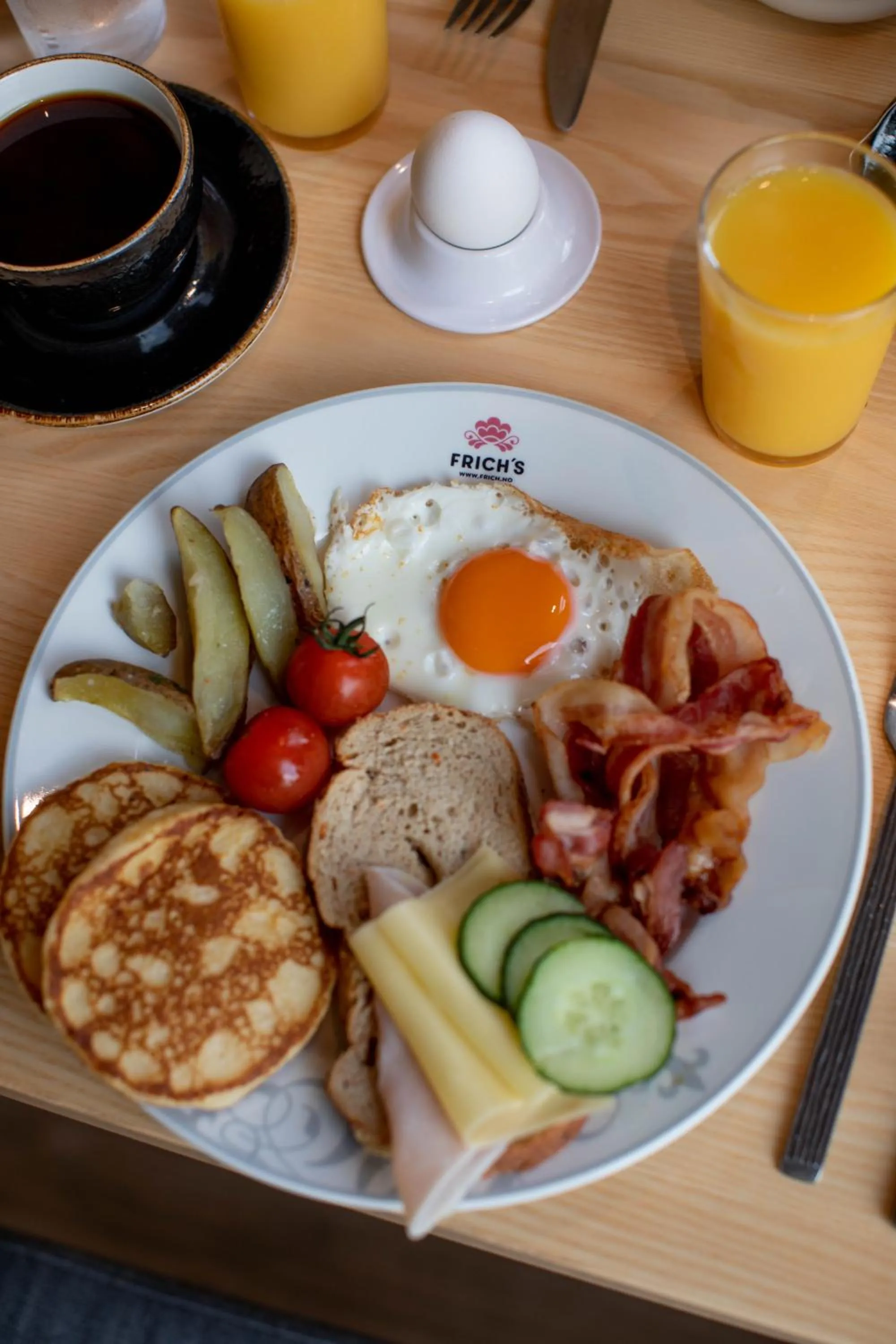 Breakfast in Wood Hotel by Frich's