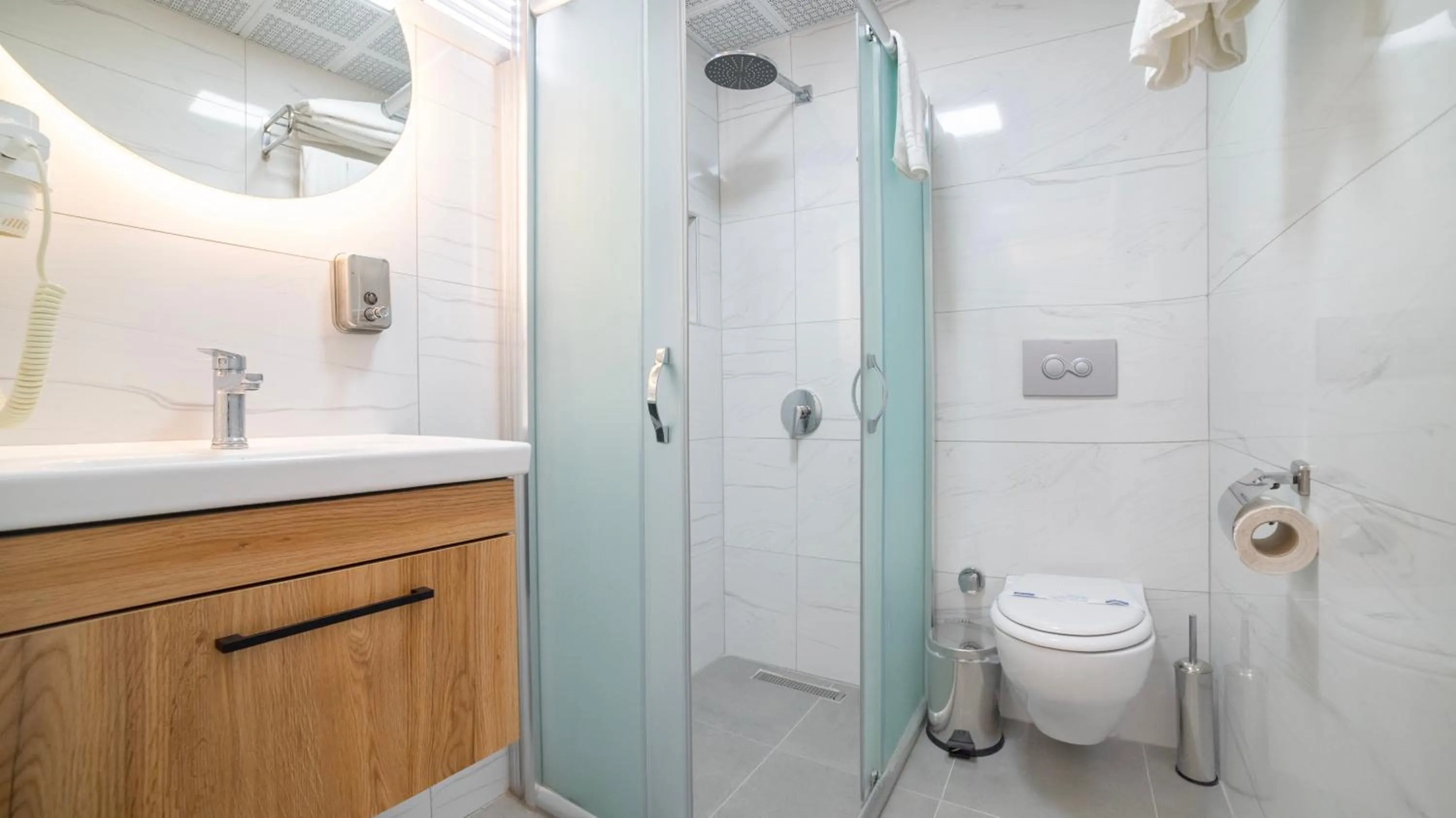 Shower in Kafkas Hotel