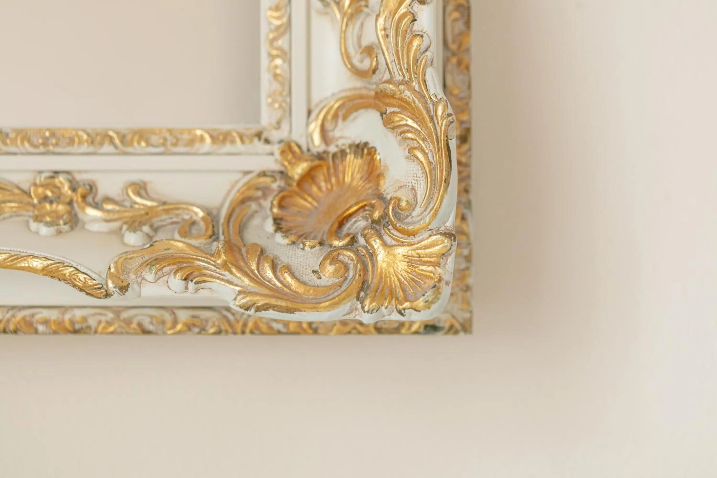 Decorative detail in Alqush Downtown Hotel