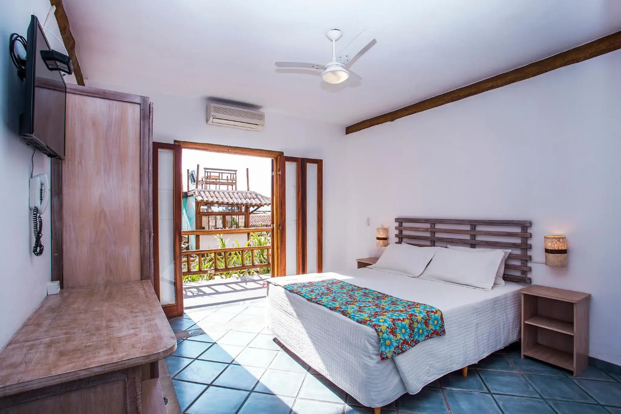 Deluxe Double Room with Side Sea View in Pousada Refugio da Harmonia Deluxe Double Room with Side Sea View in Pousada Refugio da Harmonia