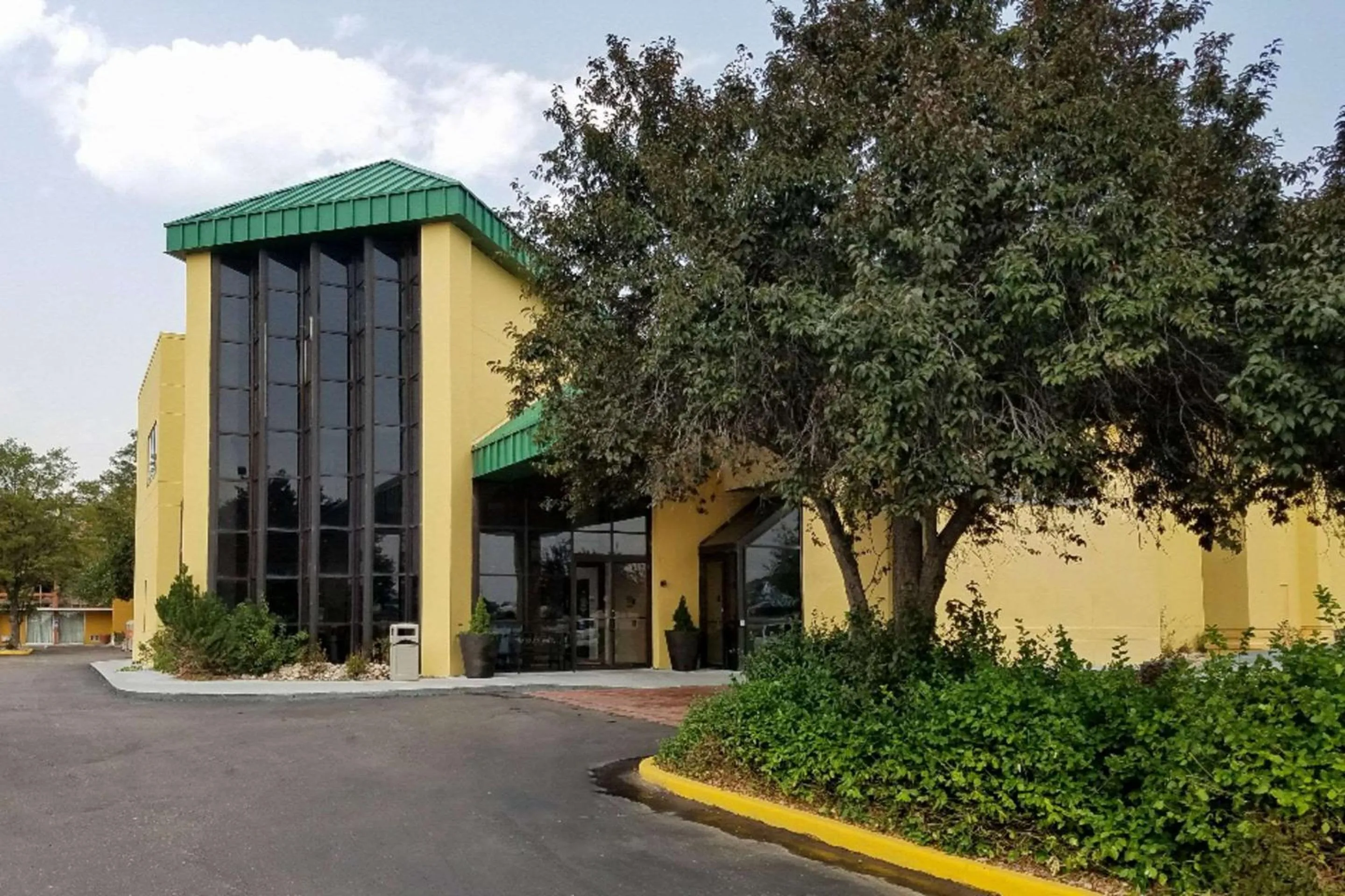 Property building in Clarion Inn