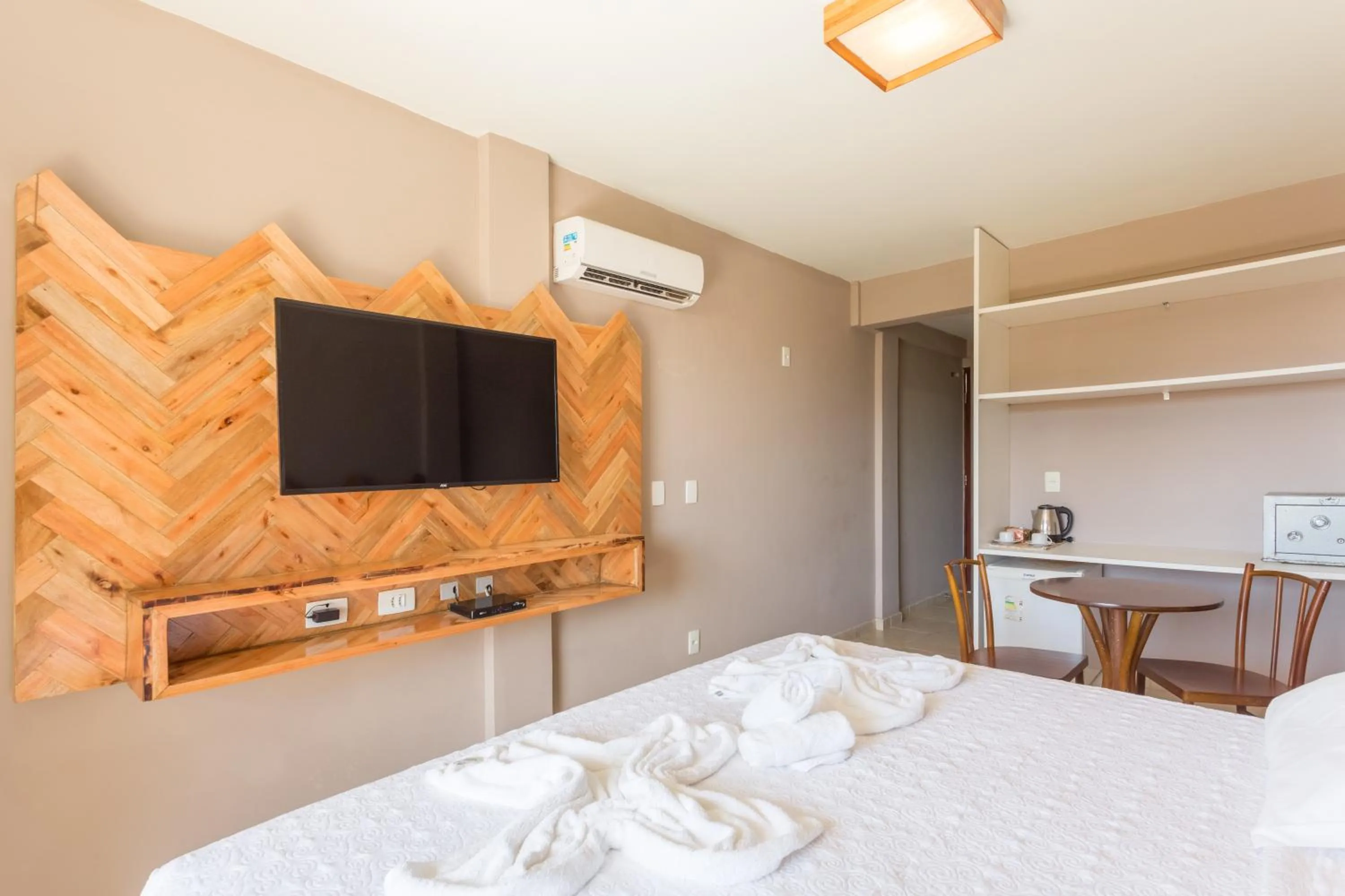 Photo of the whole room, Bed in Pousada Iandê