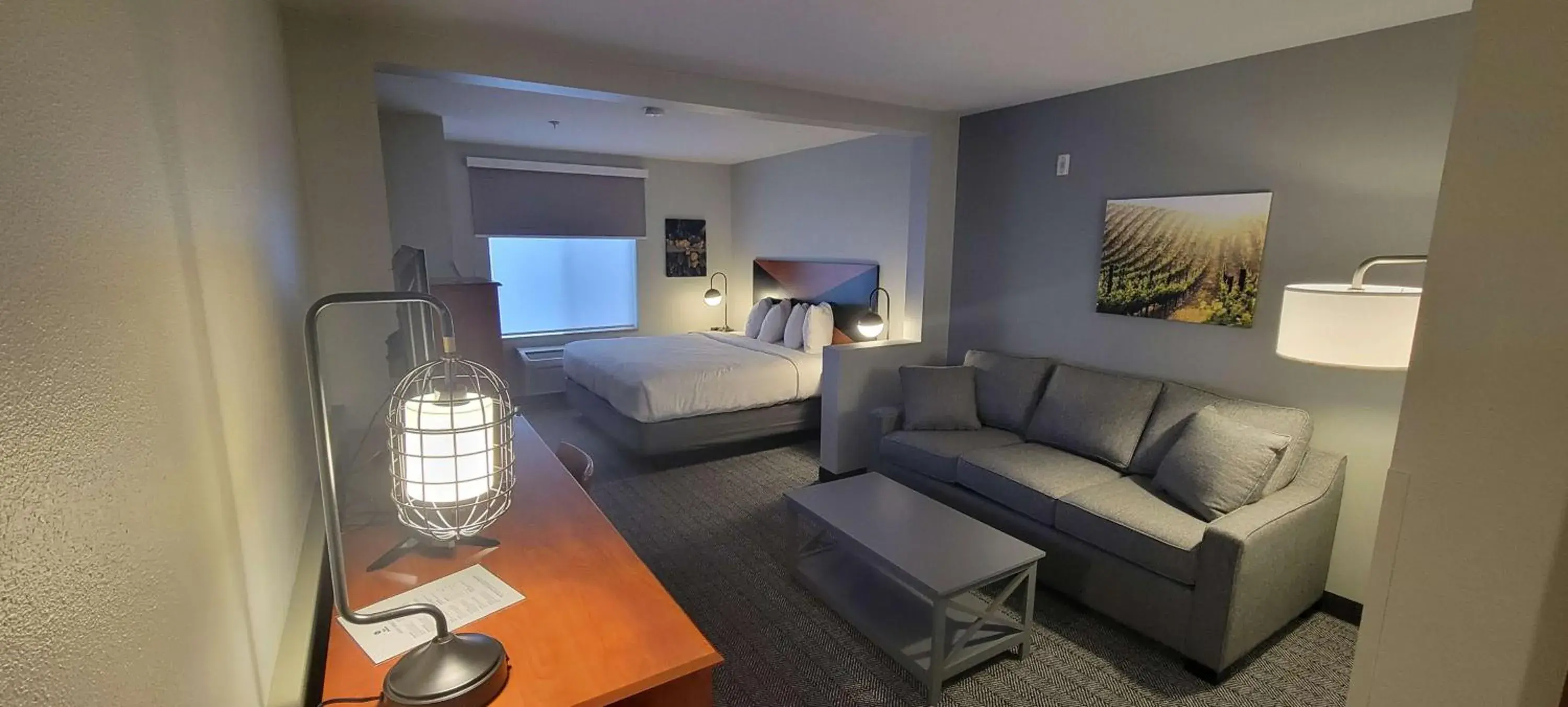 Photo of the whole room, Bed in Best Western Kennewick Tri-Cities Center Photo of the whole room, Bed in Best Western Kennewick Tri-Cities Center