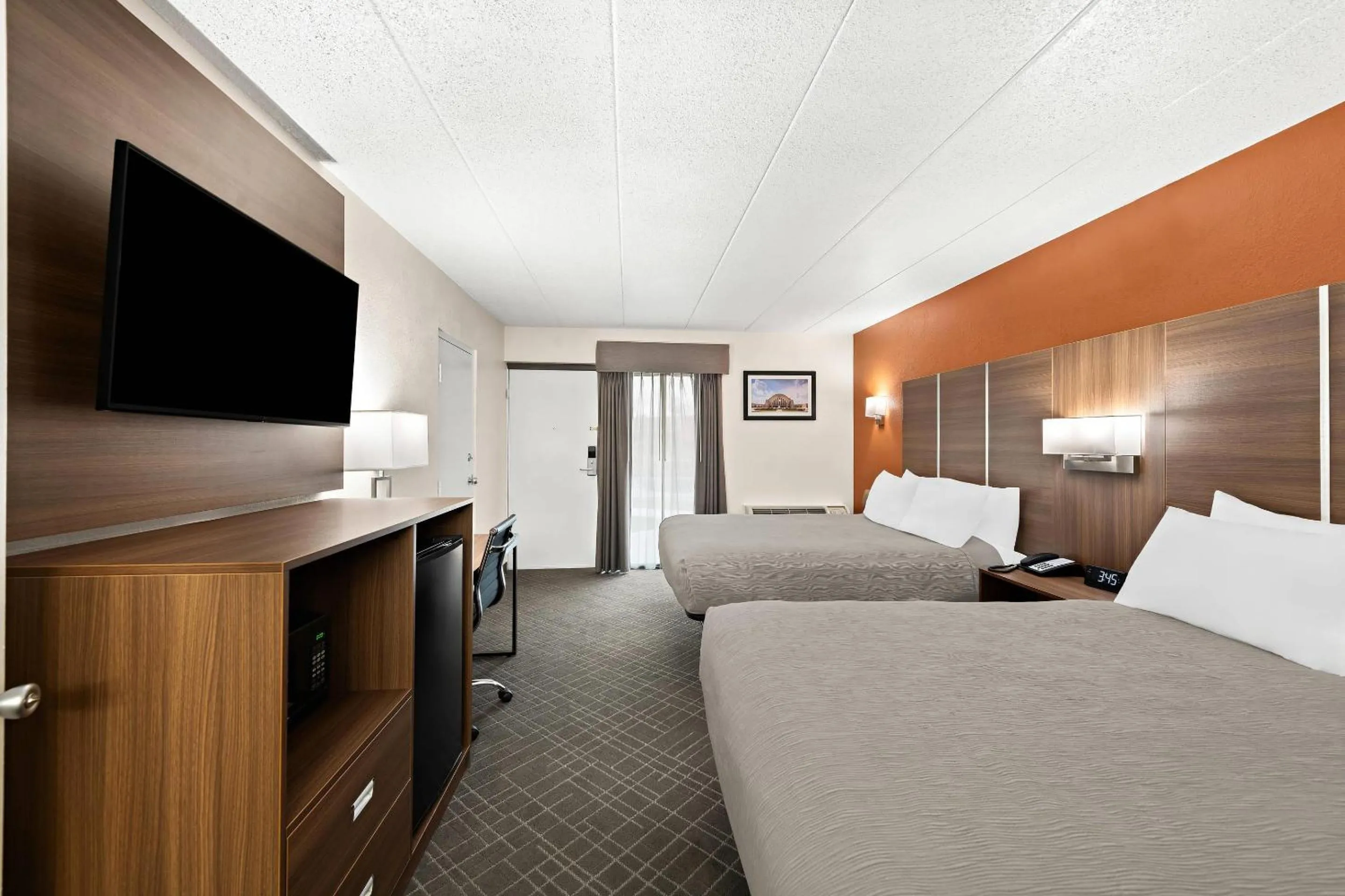 Bed in Quality Inn Mason Near Kings Island