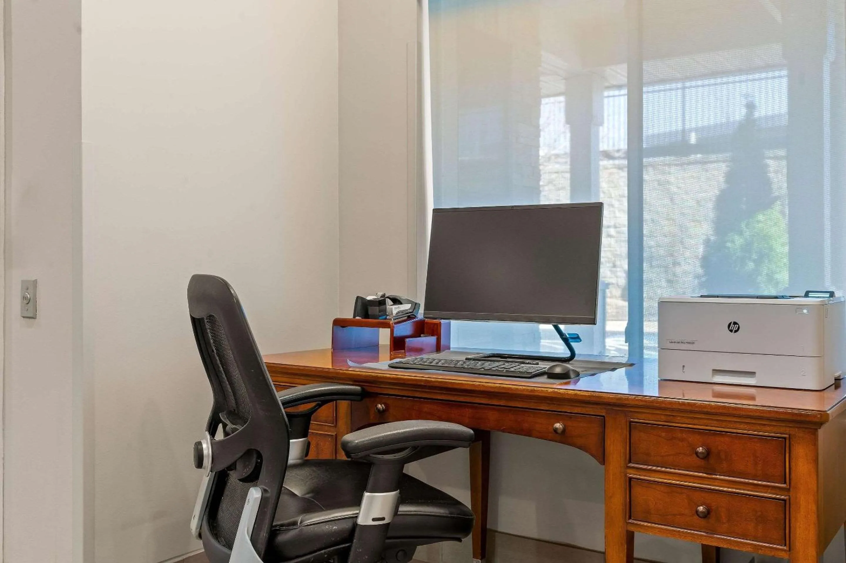 Business facilities in Country Inn & Suites by Radisson, Asheville - Outlet Mall