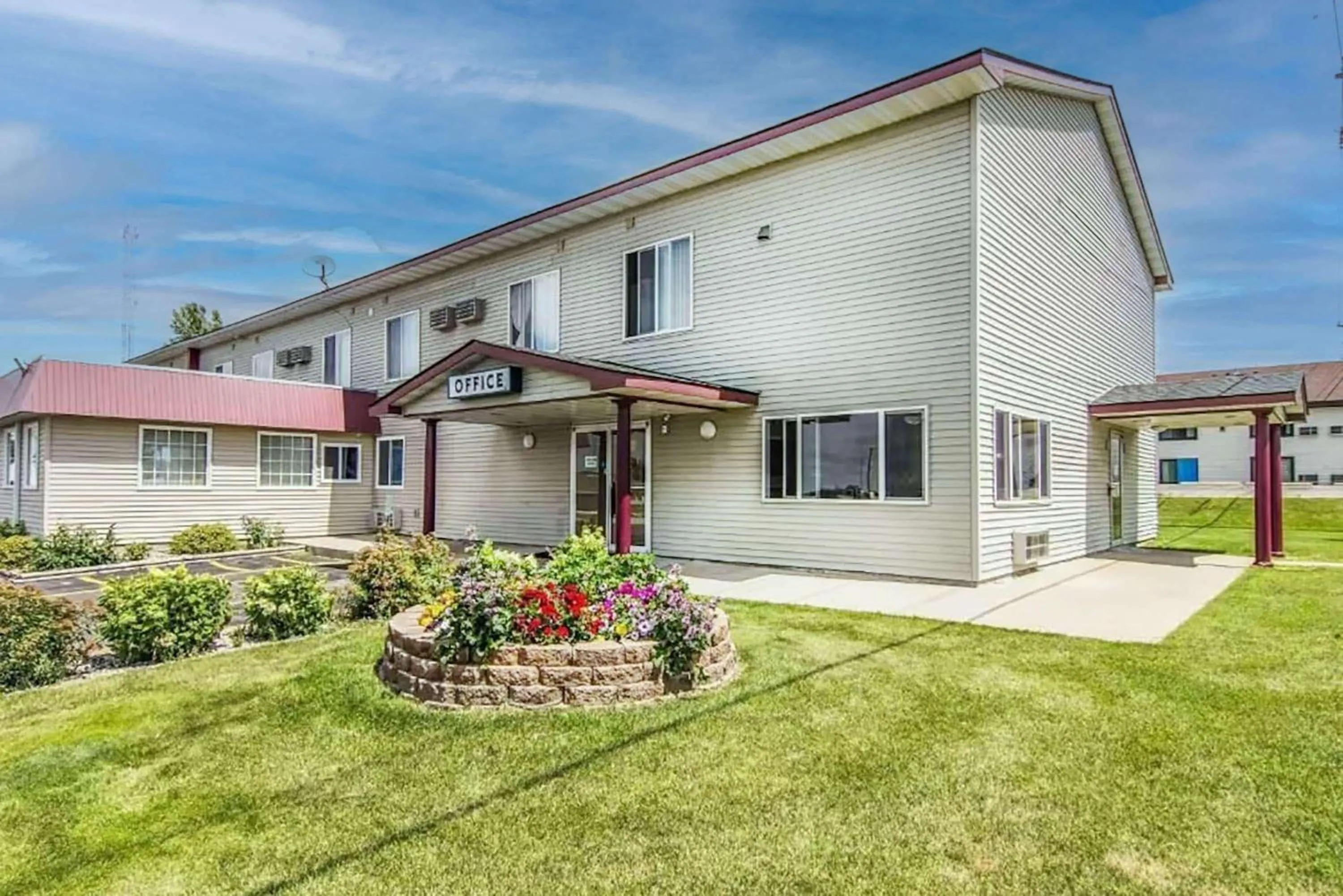 Property building in Fergus Inn