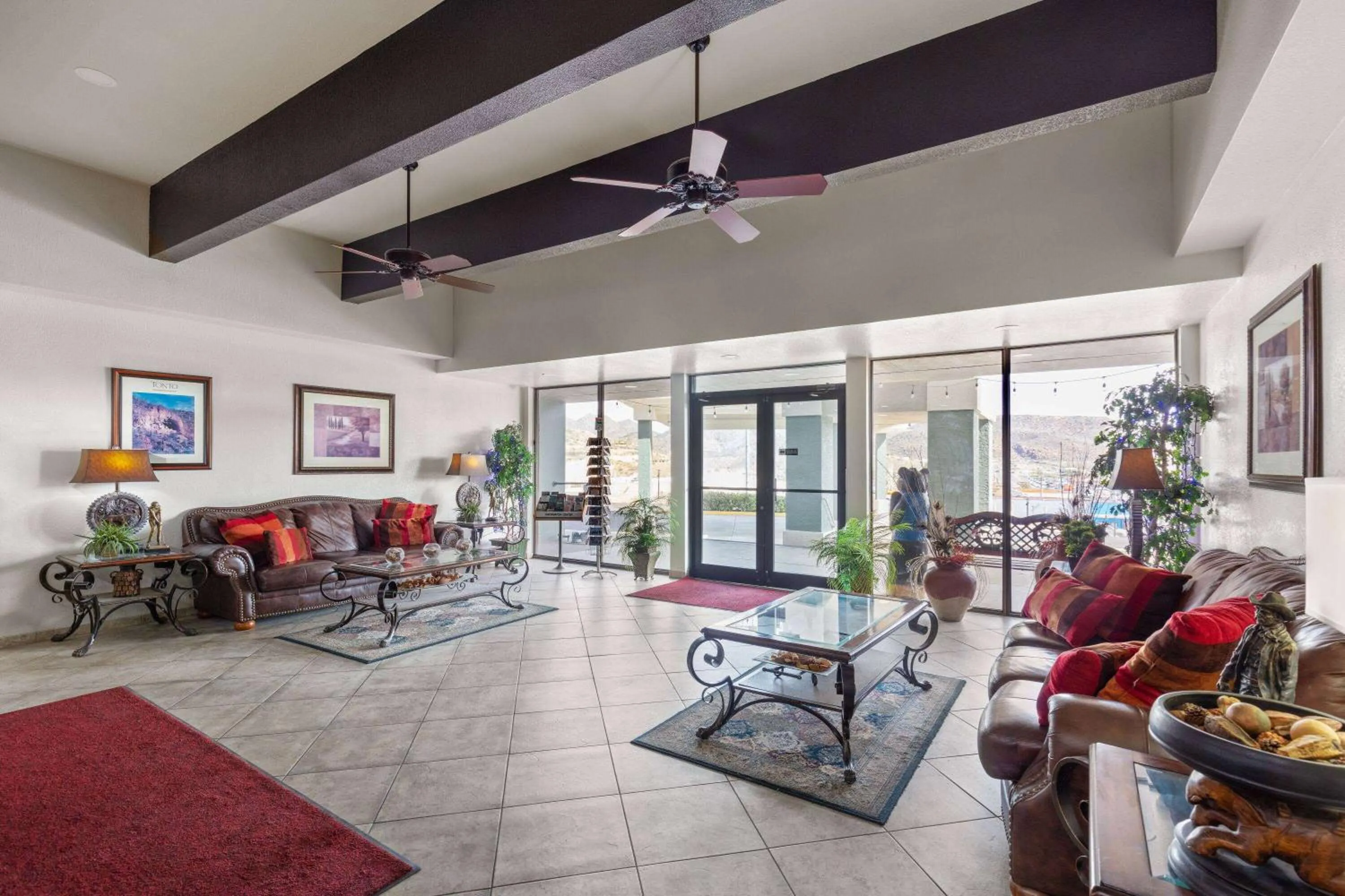 Lobby or reception in Travelodge by Wyndham Globe AZ