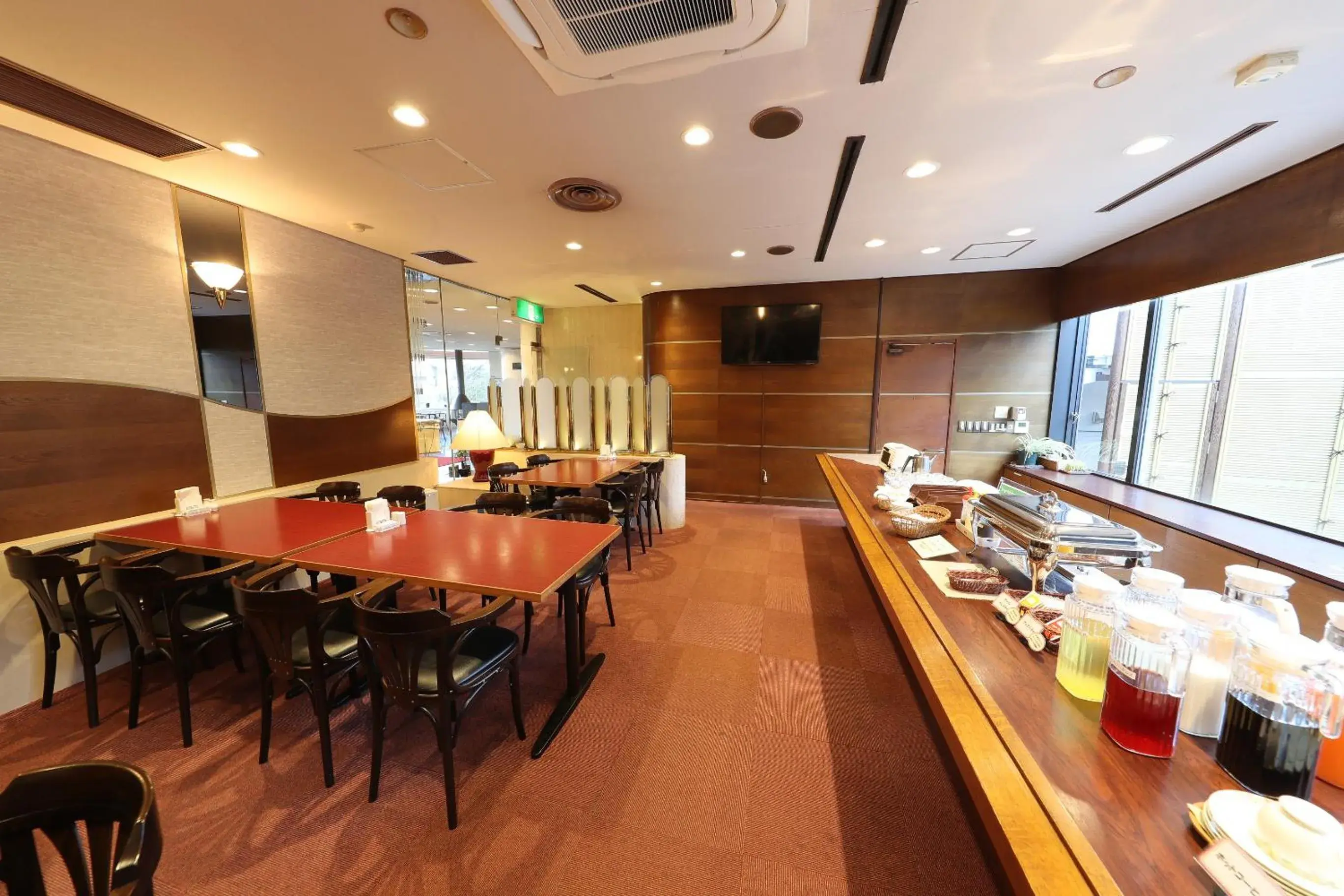 Restaurant/places to eat in Hotel 21 Restaurant/places to eat in Hotel 21