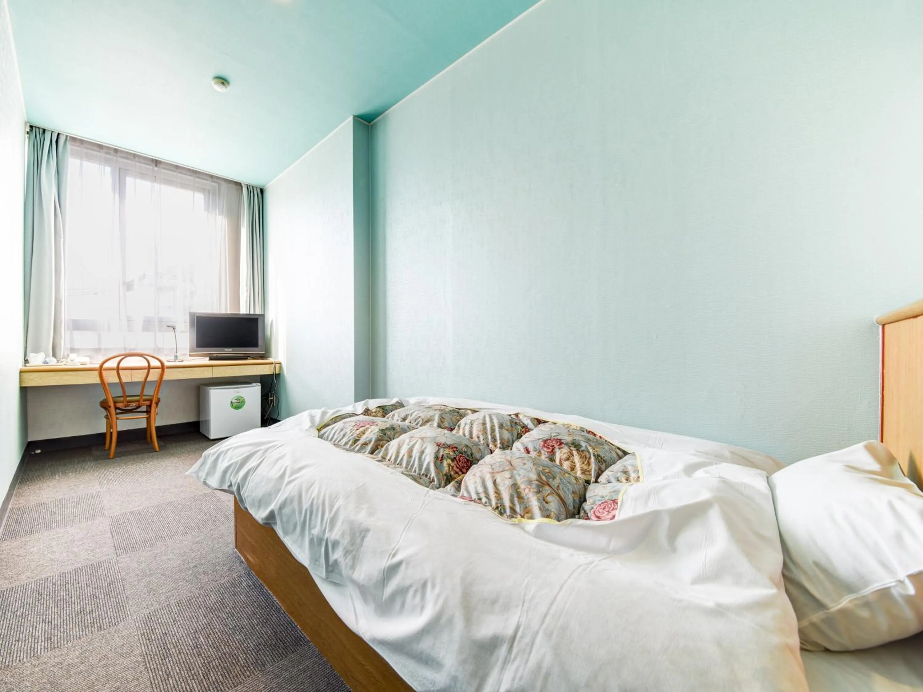 Photo of the whole room, Bed in Business Hotel New Nagawajima
