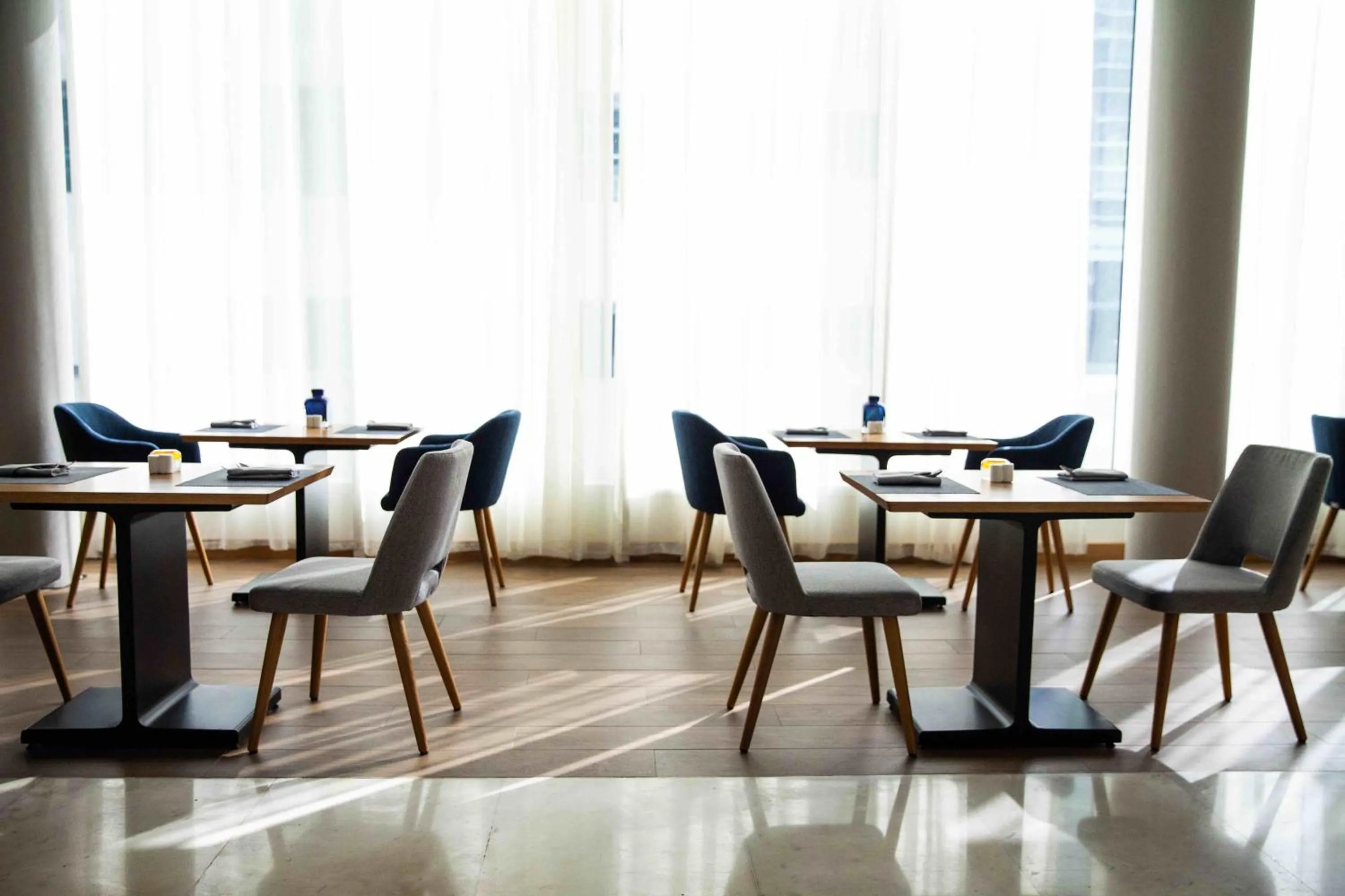 Restaurant/places to eat in Nassima Tower Hotel Apartments