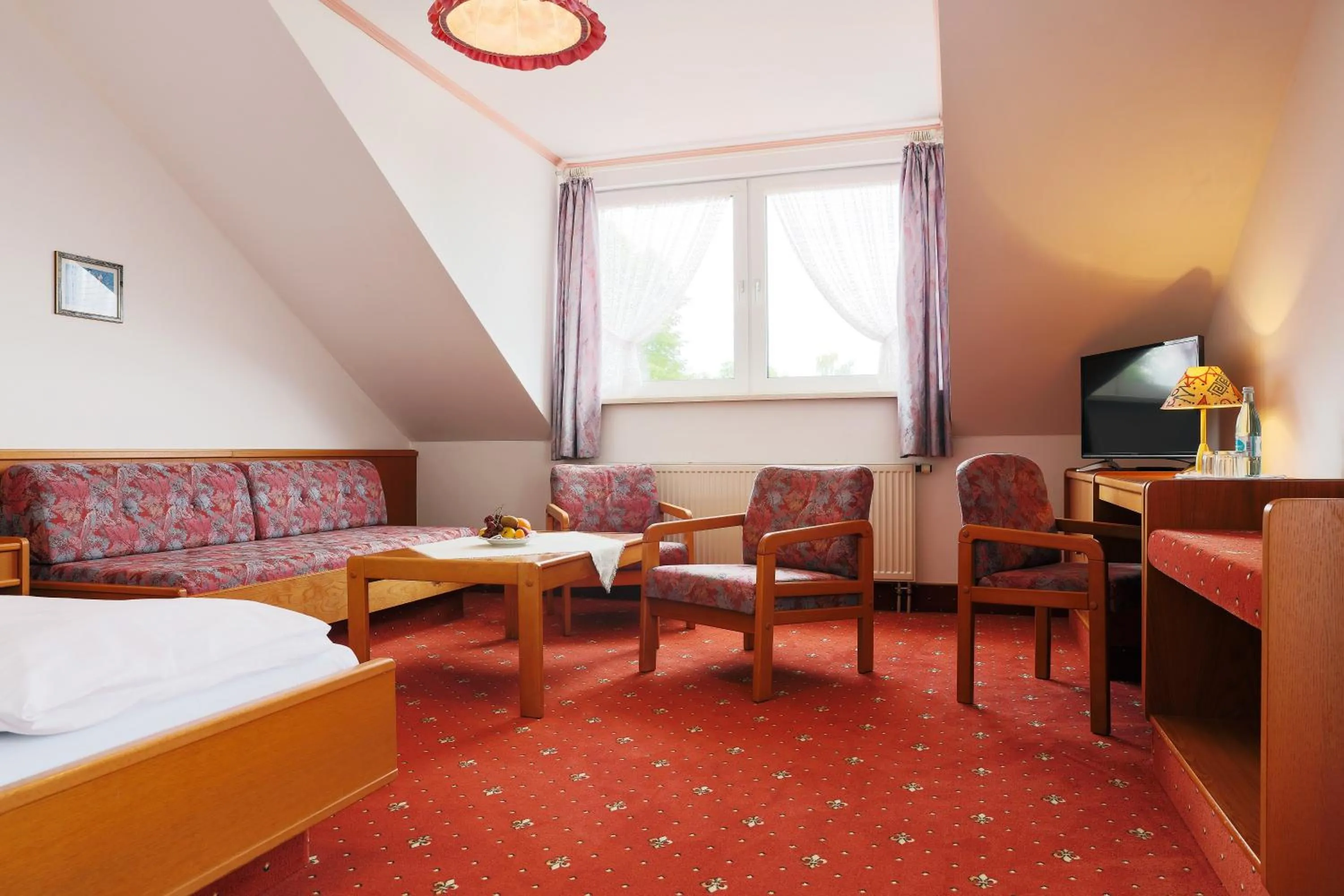 Photo of the whole room, Bed in Sattelbogener Hof