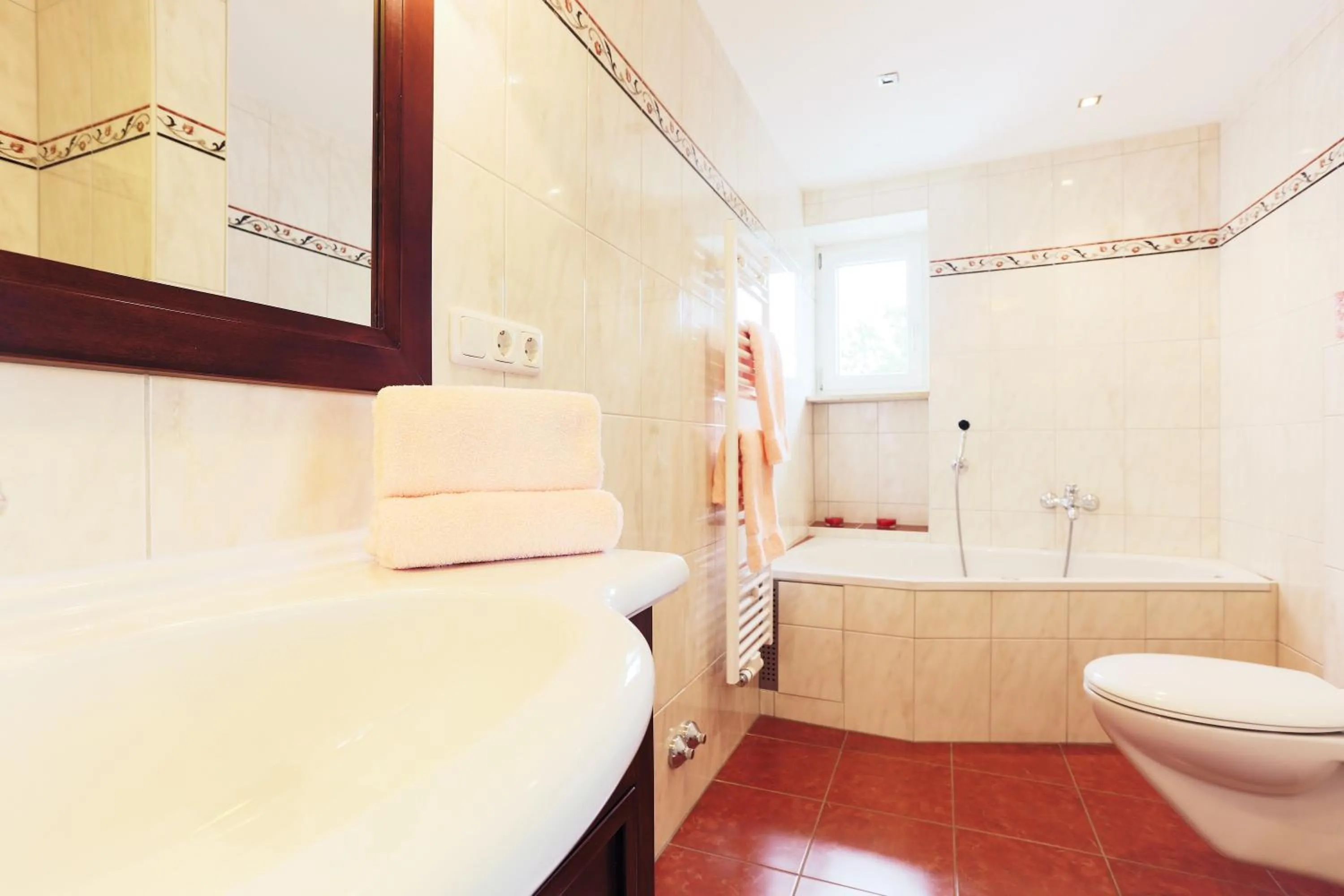 Bathroom, Bed in Sattelbogener Hof