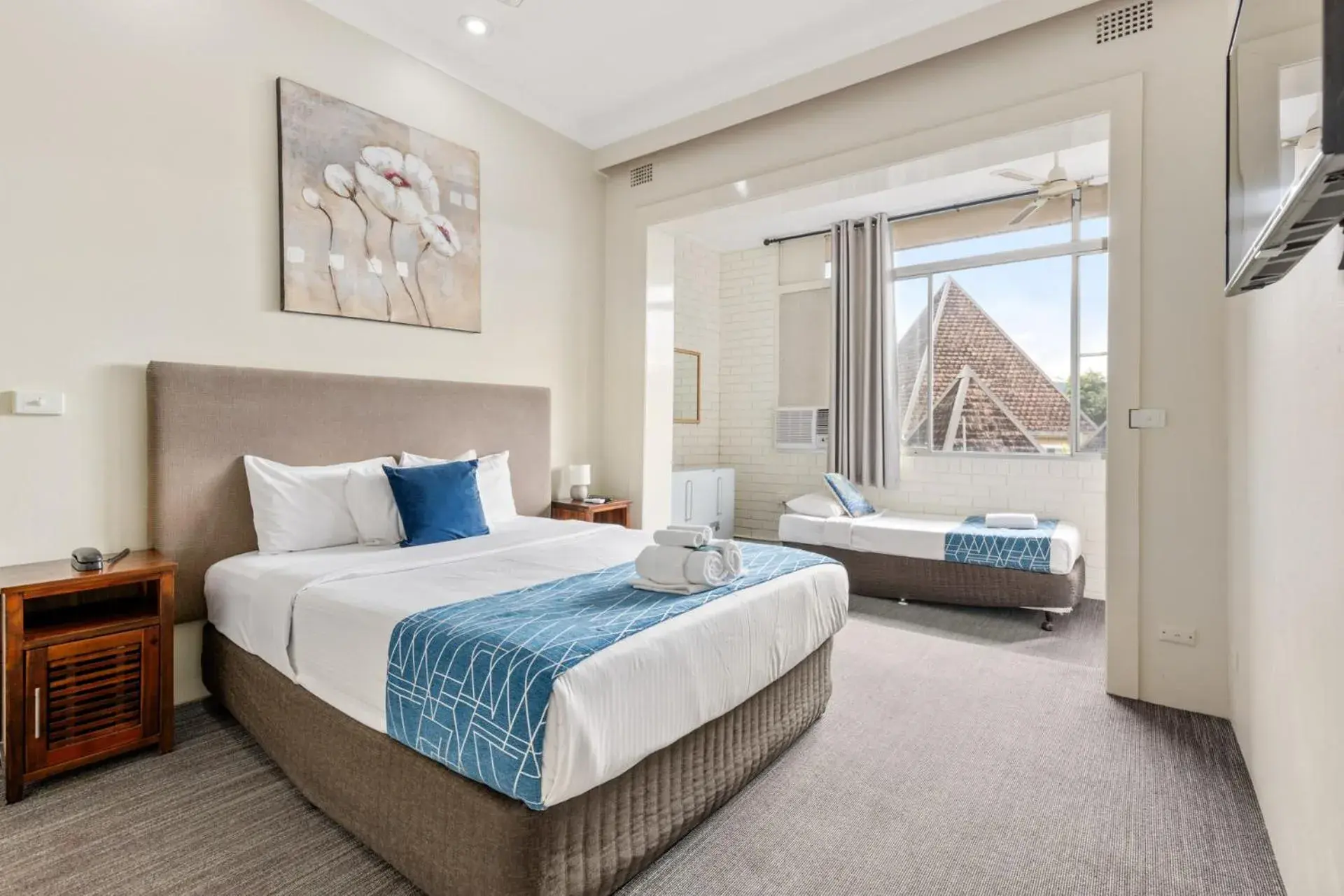 Bed in Sanctuary Resort Motor Inn Bed in Sanctuary Resort Motor Inn