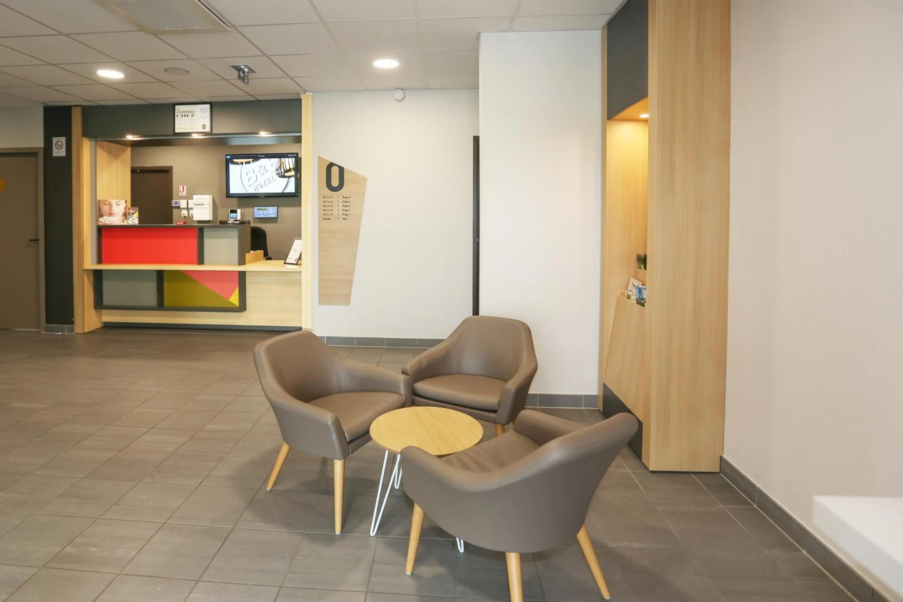 Lobby or reception in B&B HOTEL Les Herbiers