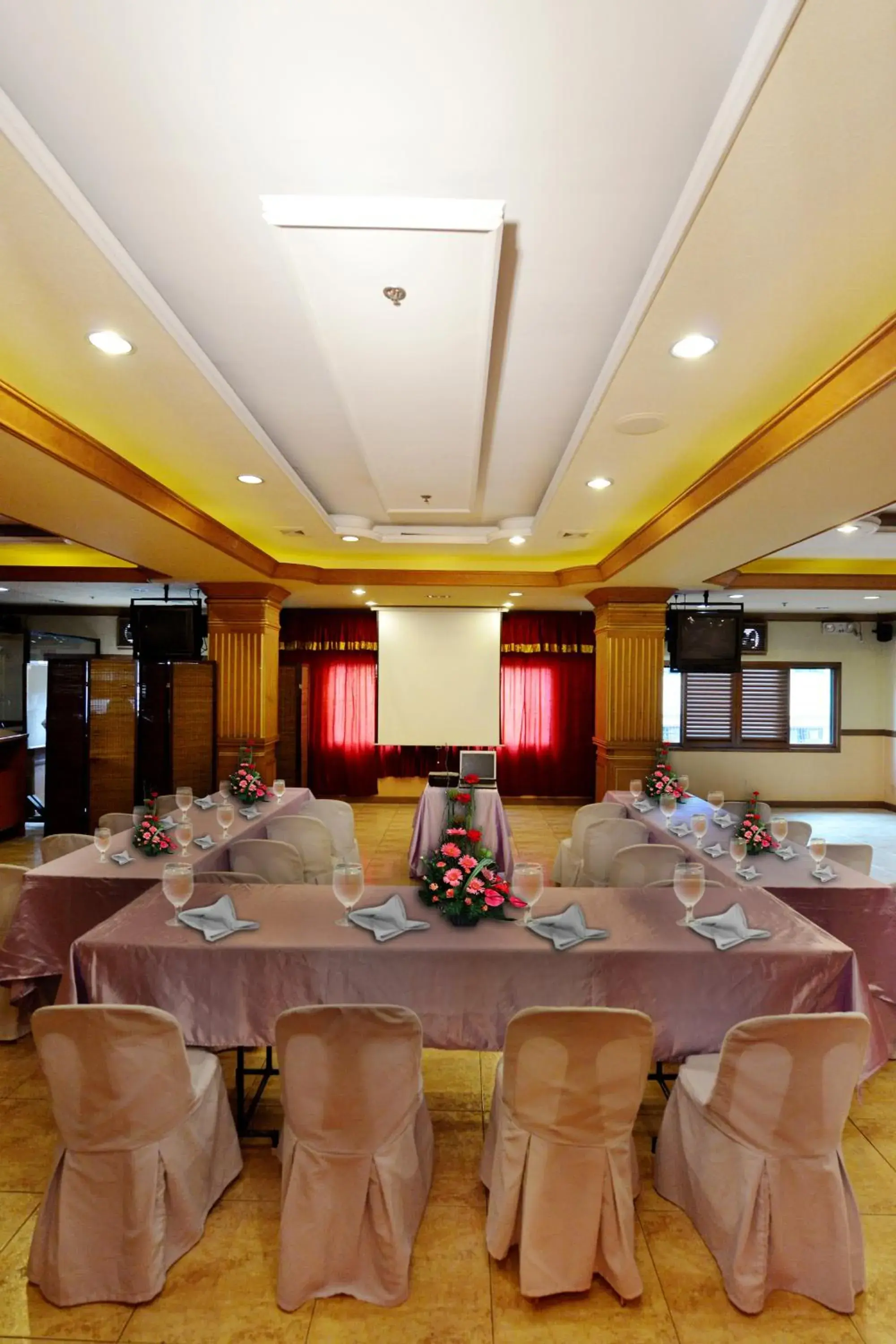 Other, Banquet Facilities in Paladin Hotel