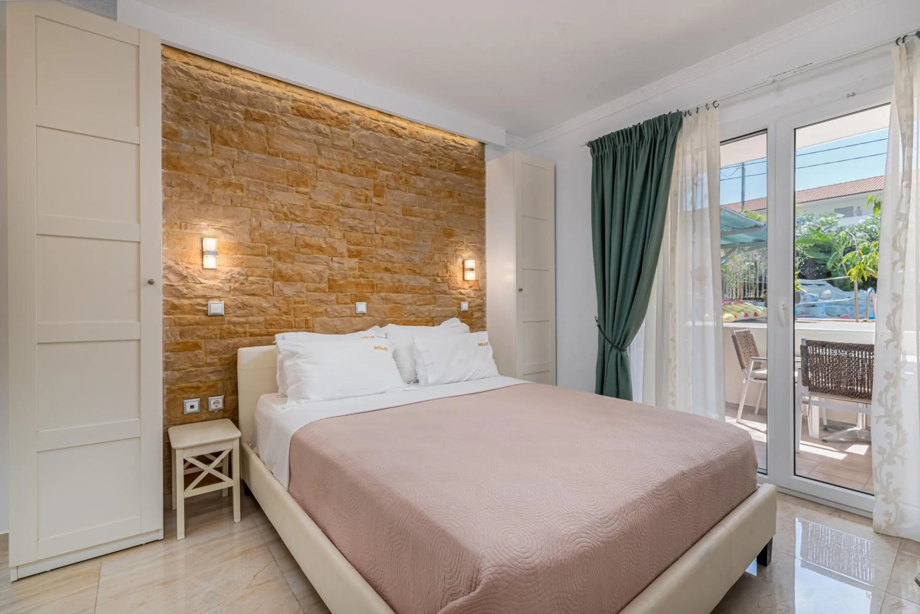 Bed in Hotel Aeollos