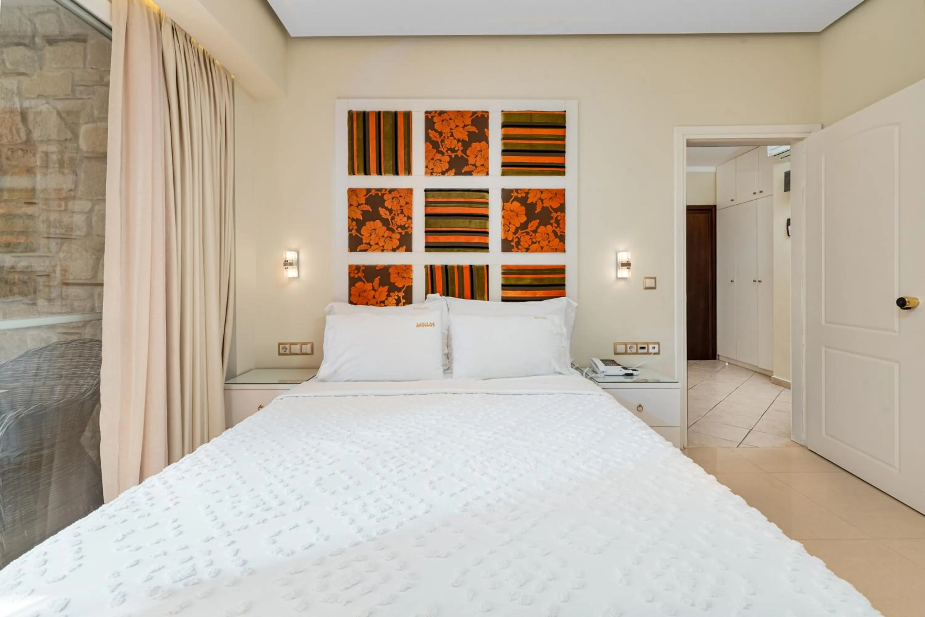 Bedroom, Bed in Hotel Aeollos