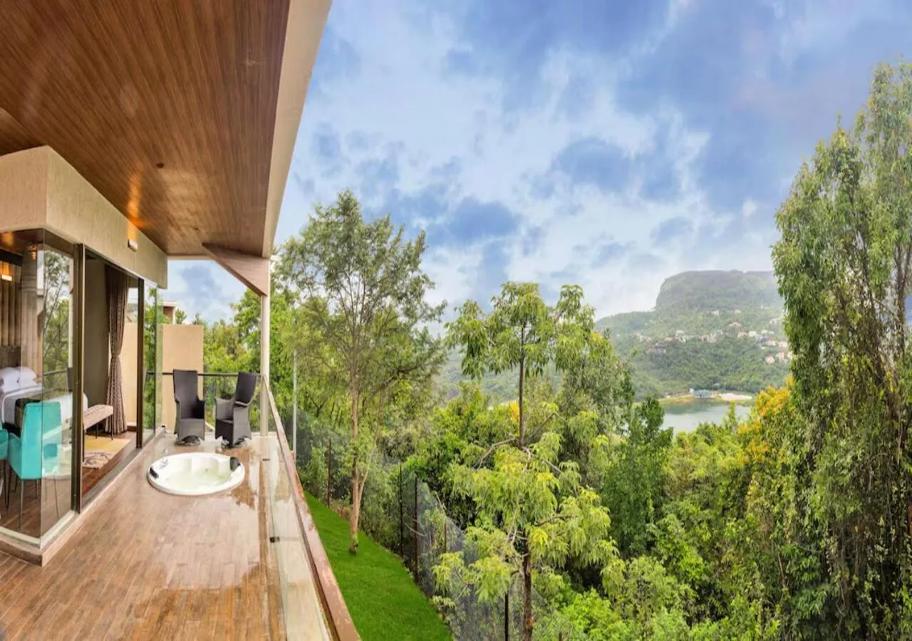 Hot Tub in Aveda Suites at Aamby Valley city