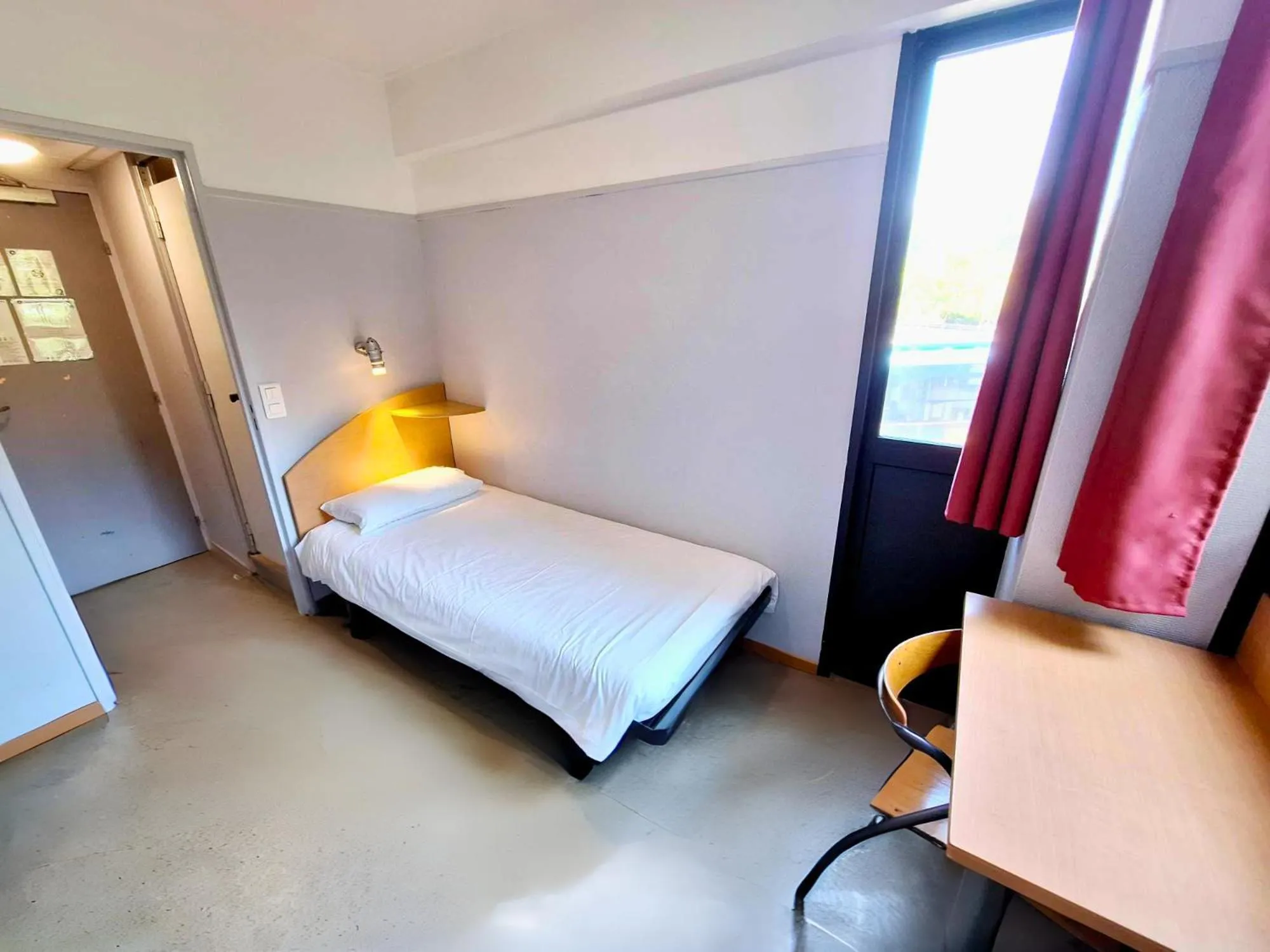 Bedroom, Bed in CIS de Champagne - Ethic Etapes