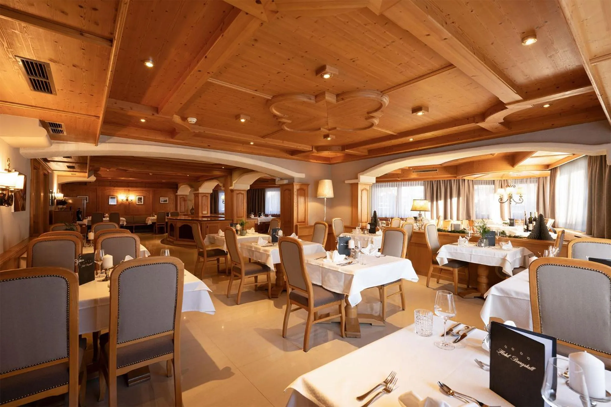 Restaurant/places to eat in Hotel Burgstall