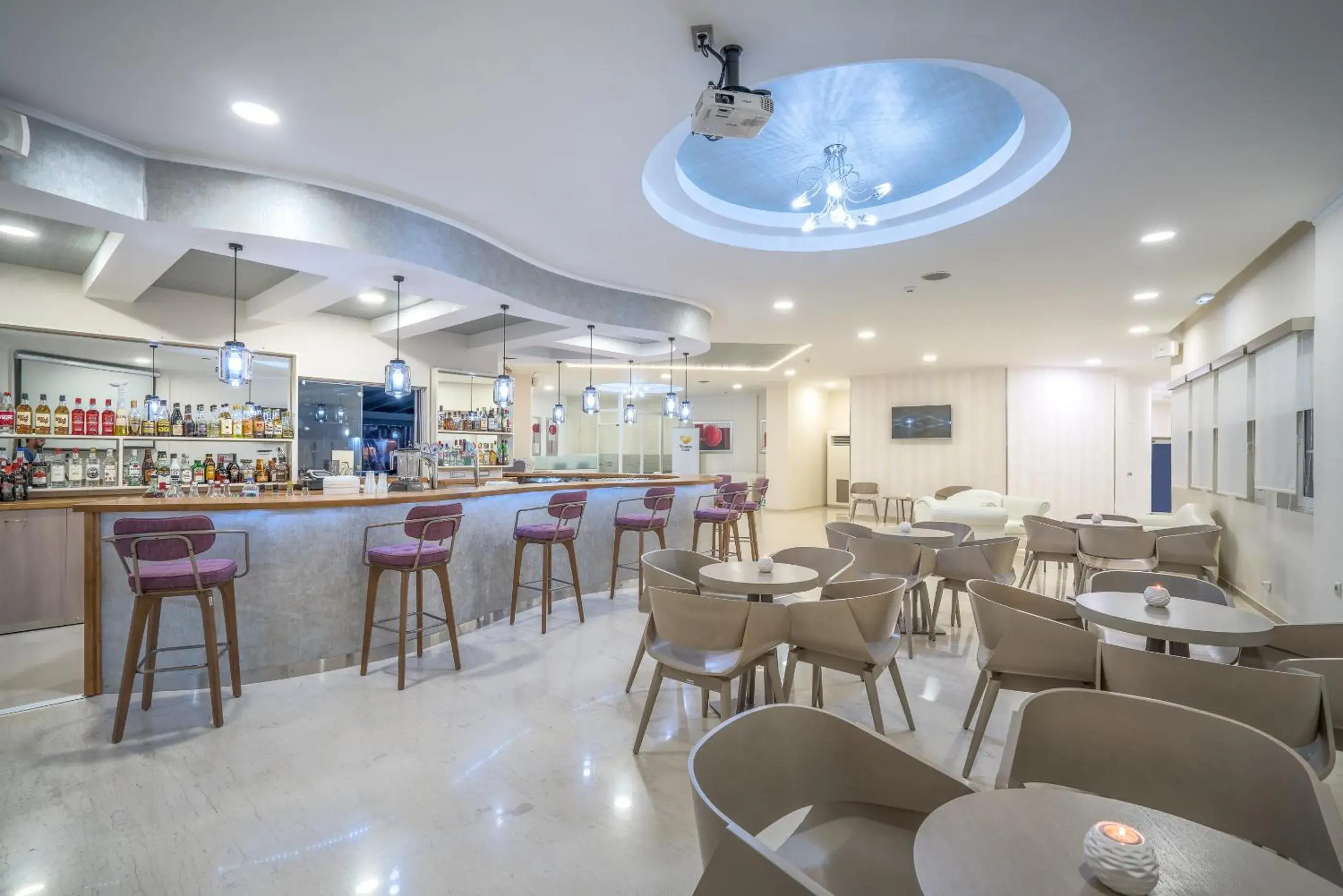 Lounge or bar in Golden Sun Hotel Lounge or bar in Golden Sun Hotel